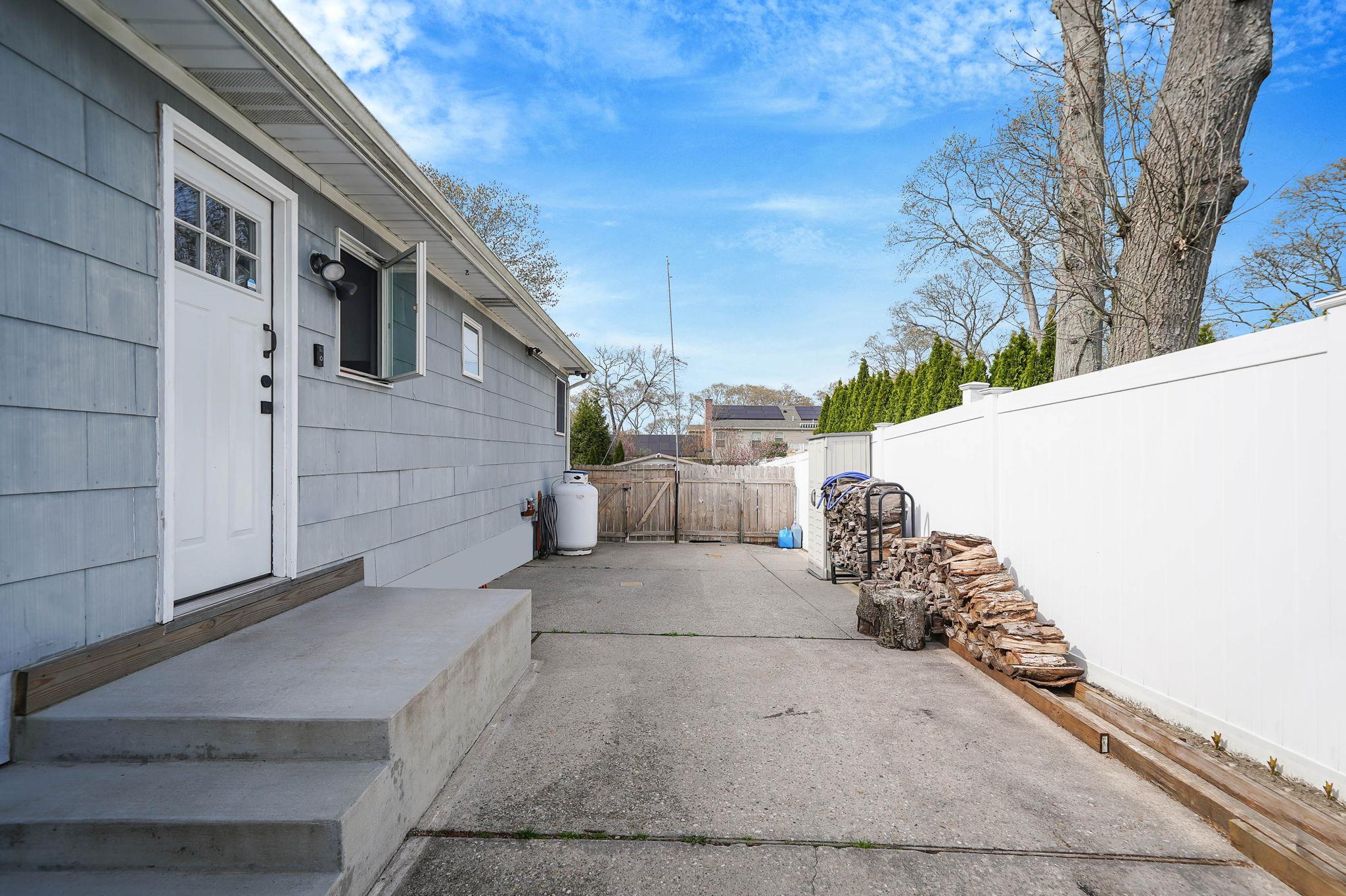Single Family Awixa  Suffolk County, NY 11784, MLS-856245-22