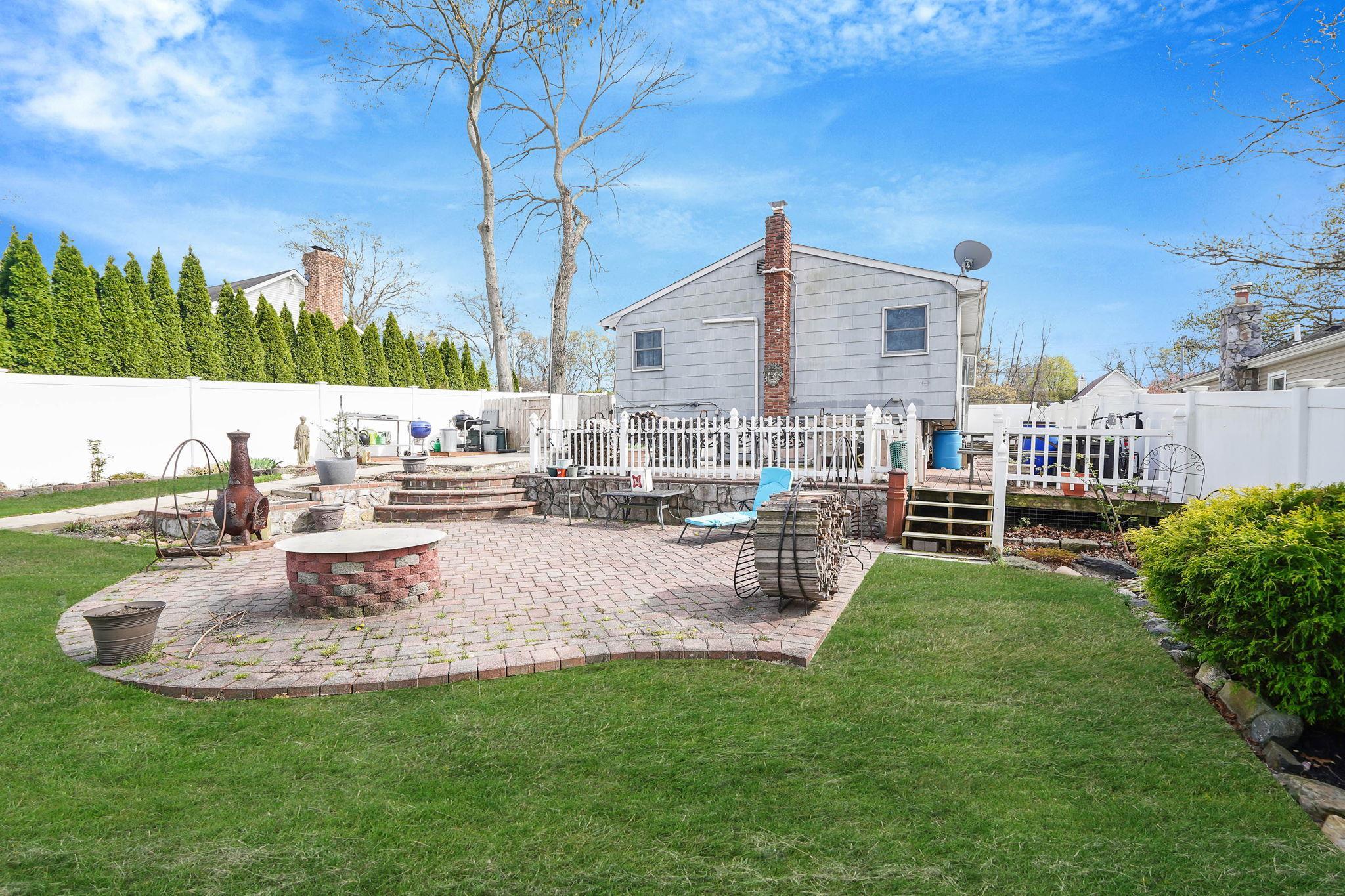 Single Family Awixa  Suffolk County, NY 11784, MLS-856245-25