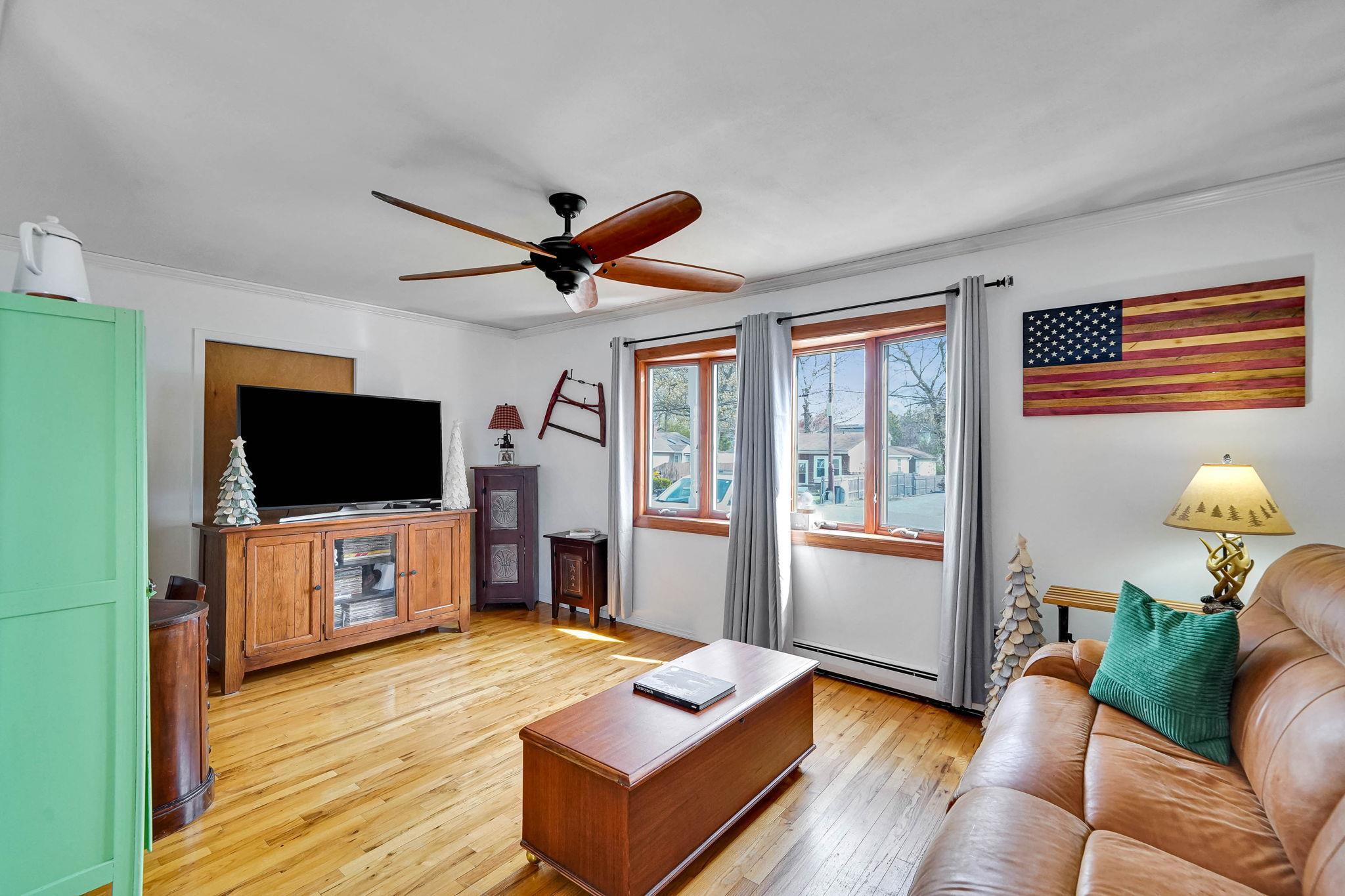 Single Family Awixa  Suffolk County, NY 11784, MLS-856245-4