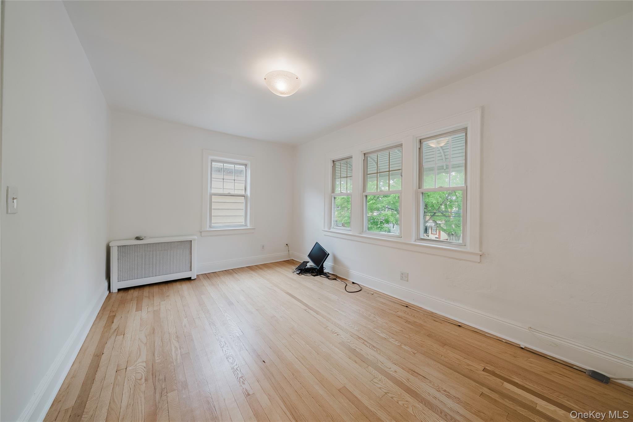 Single Family Wickham  Bronx, NY 10466, MLS-856265-11
