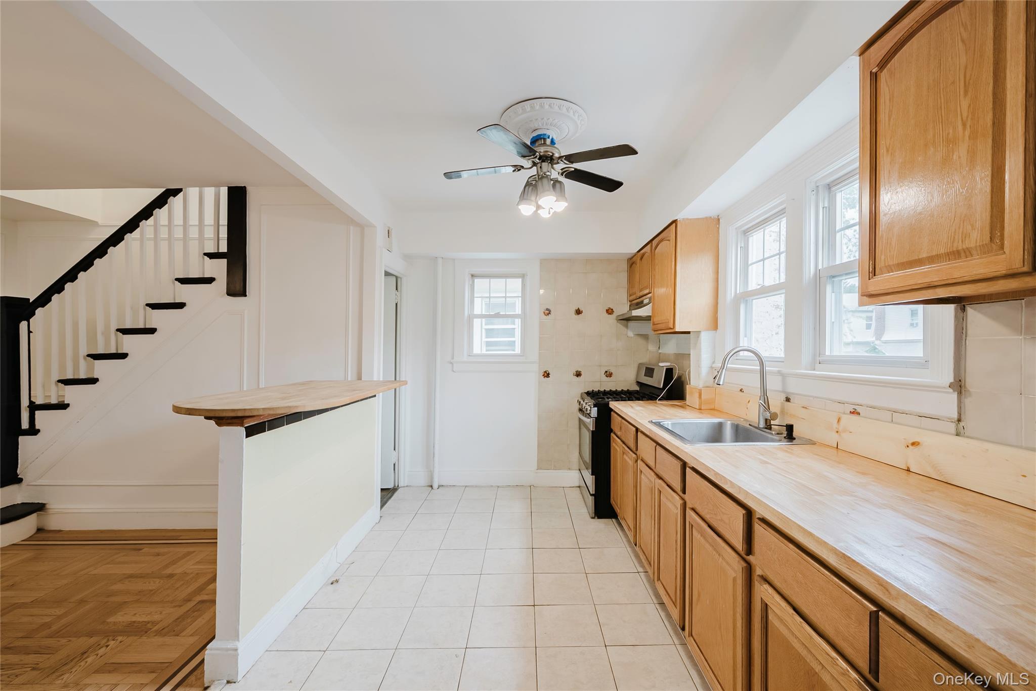 Single Family Wickham  Bronx, NY 10466, MLS-856265-21