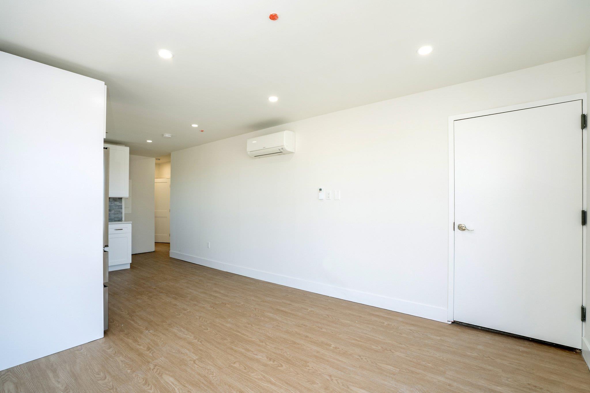 Single Family Bronxwood  Bronx, NY 10469, MLS-856292-10
