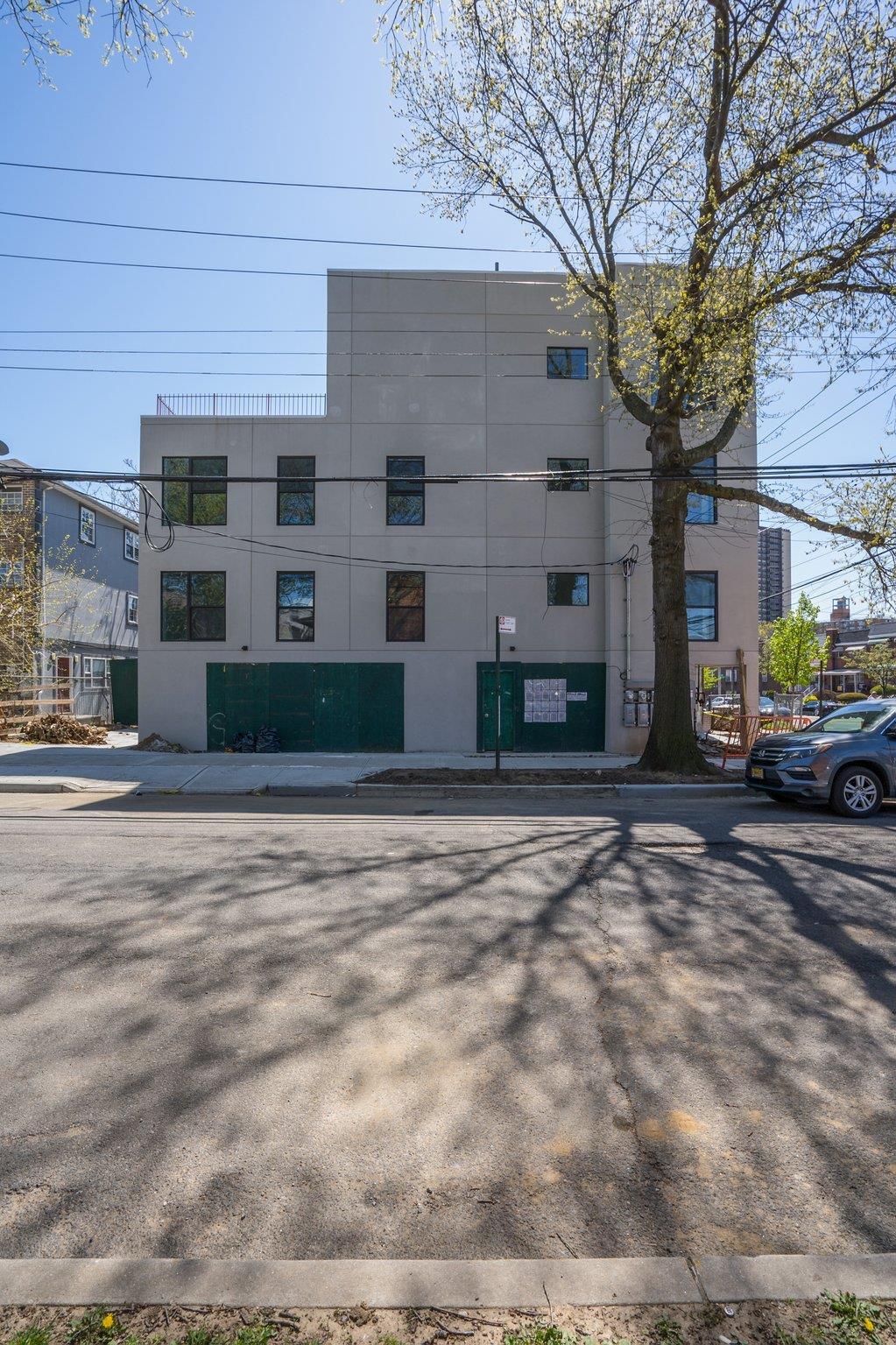 Single Family Bronxwood  Bronx, NY 10469, MLS-856292-3