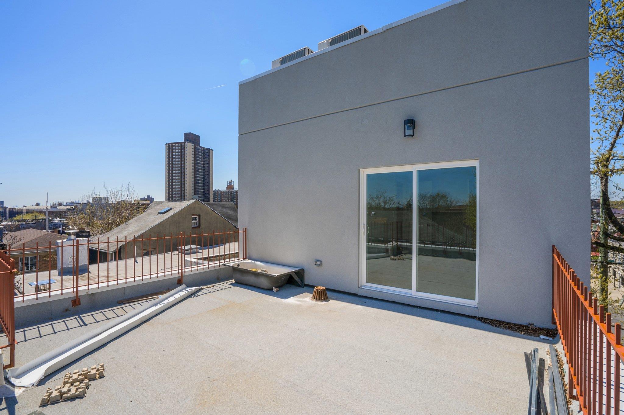 Single Family Bronxwood  Bronx, NY 10469, MLS-856292-31