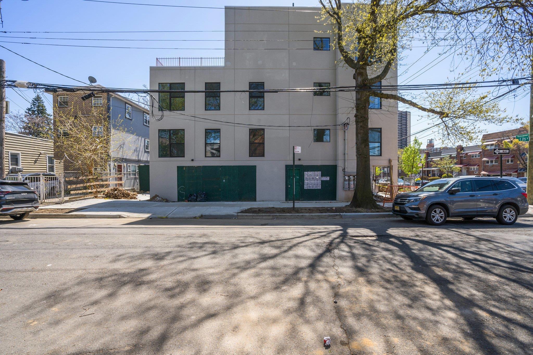 Single Family Bronxwood  Bronx, NY 10469, MLS-856292-4