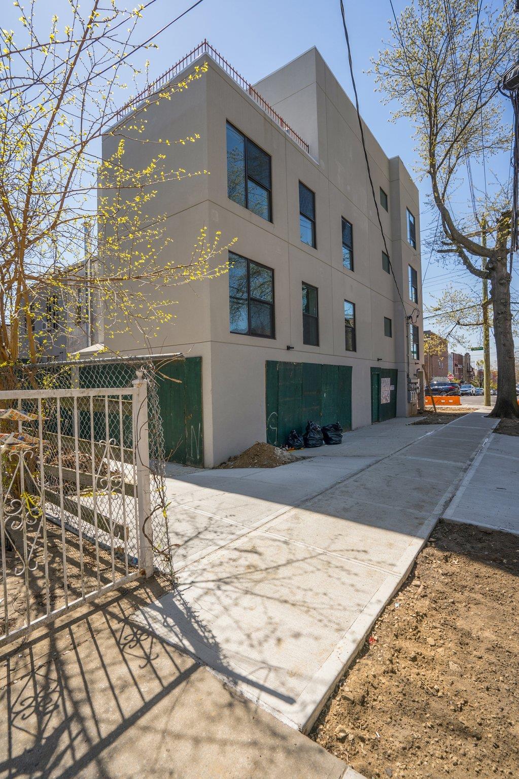 Single Family Bronxwood  Bronx, NY 10469, MLS-856292-5