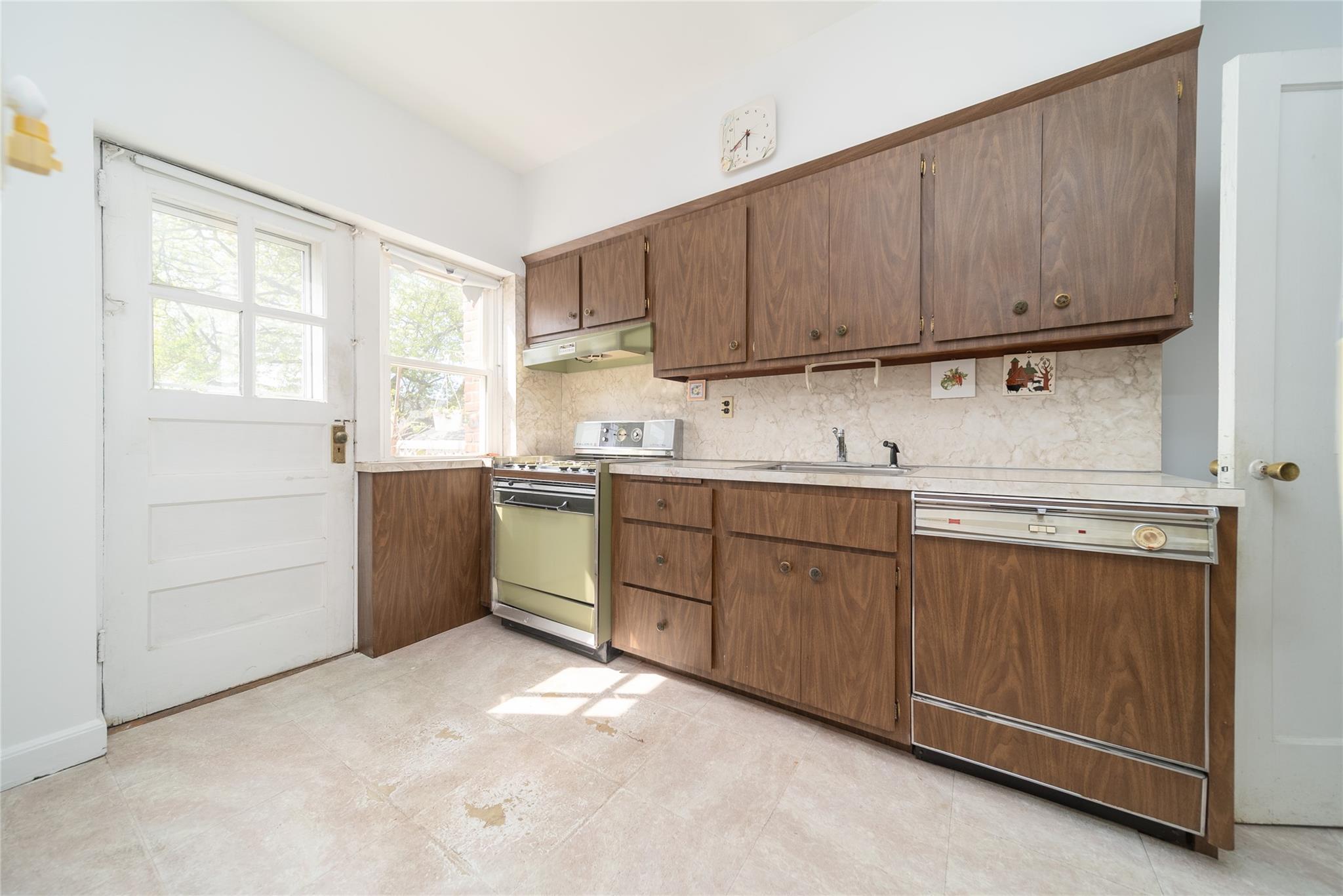 Single Family 154th  Queens, NY 11357, MLS-856299-5