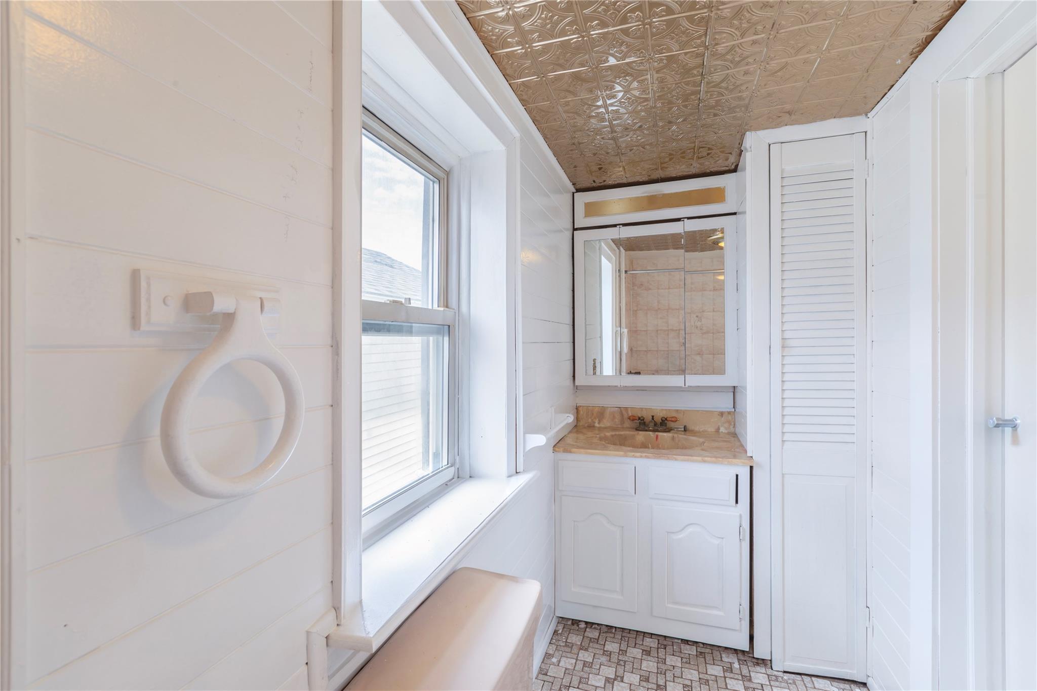 Single Family Cross Bay  Queens, NY 11693, MLS-856310-15