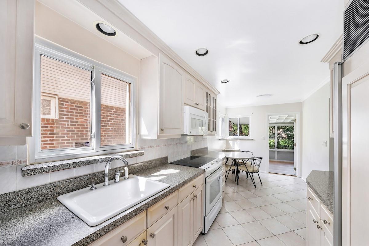 Single Family 202nd  Queens, NY 11360, MLS-856323-3