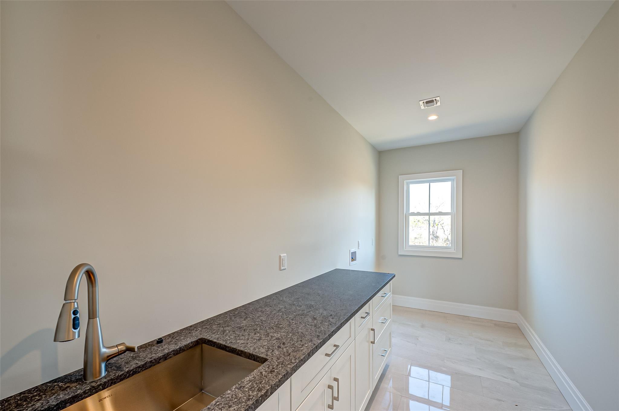 Single Family Cedar Swamp  Nassau County, NY 11753, MLS-856337-28