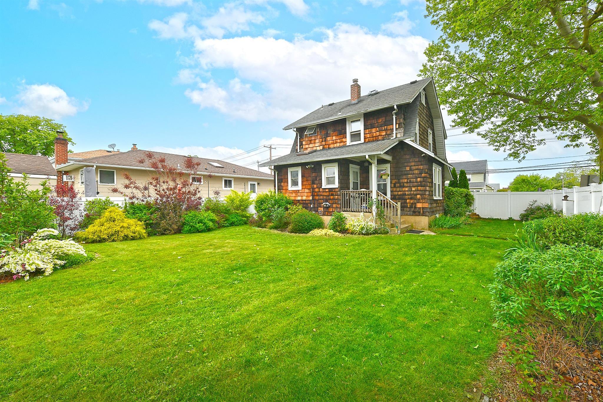 Single Family Newbridge  Nassau County, NY 11710, MLS-856343-24