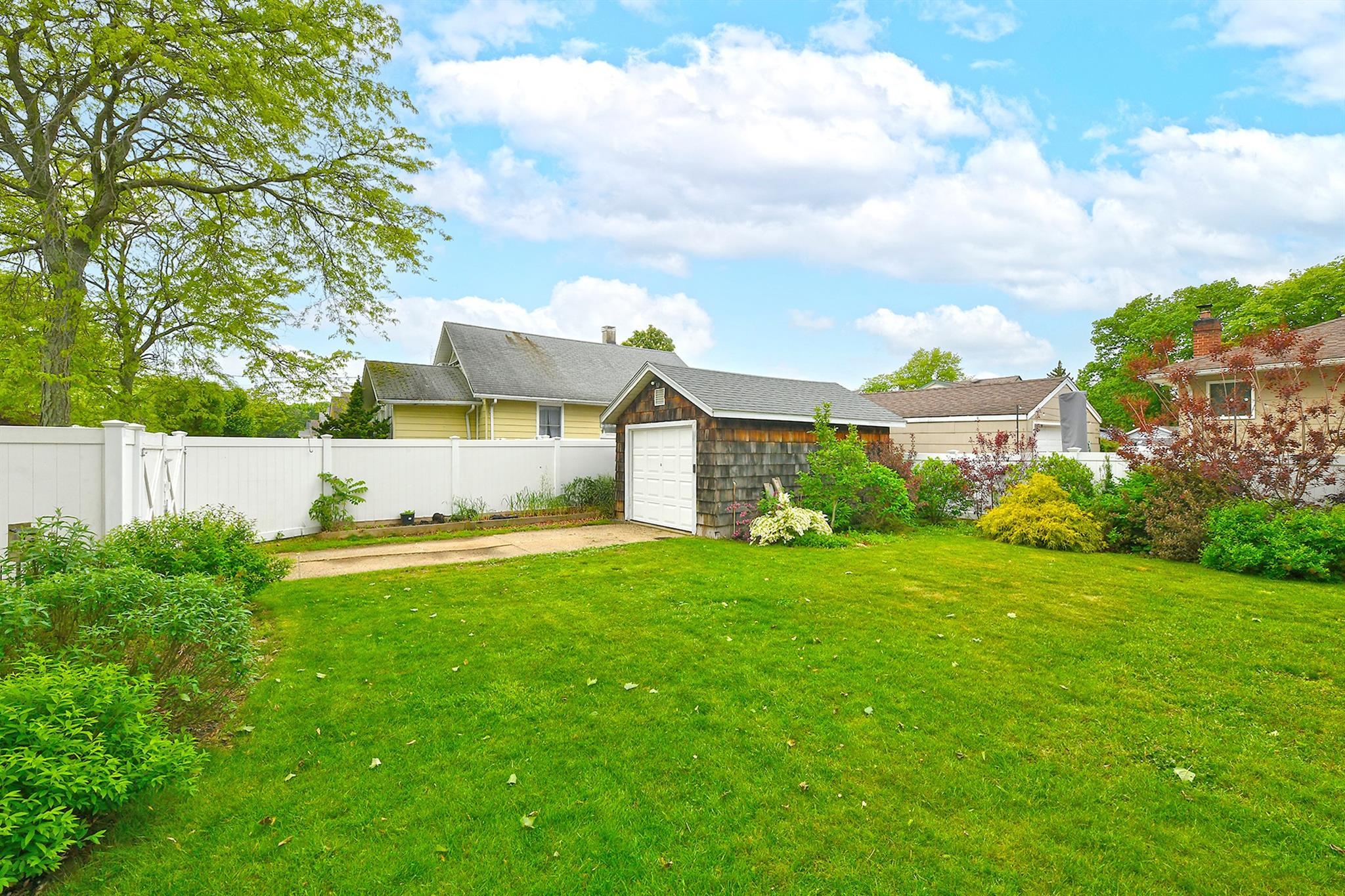 Single Family Newbridge  Nassau County, NY 11710, MLS-856343-25