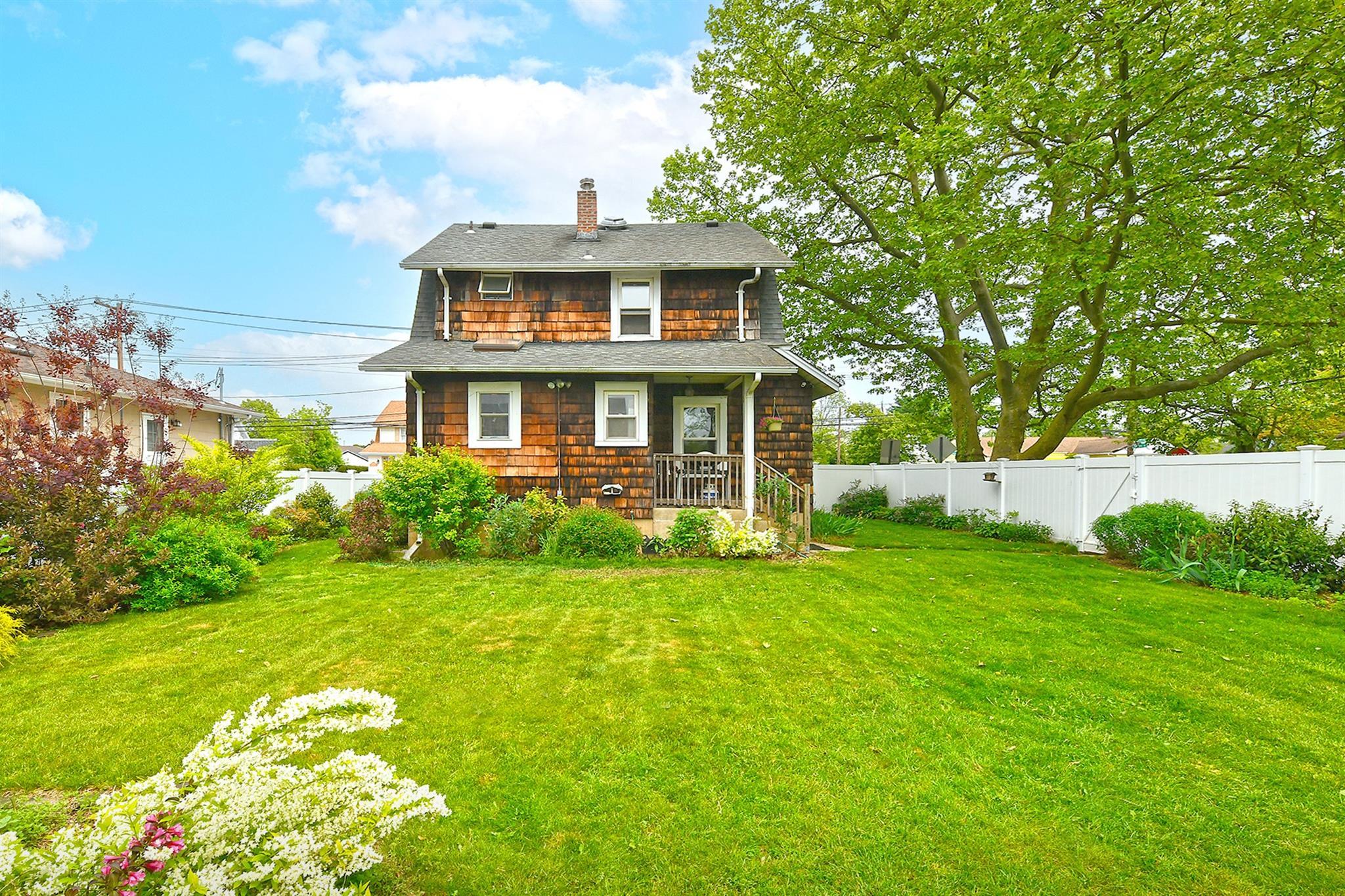 Single Family Newbridge  Nassau County, NY 11710, MLS-856343-26