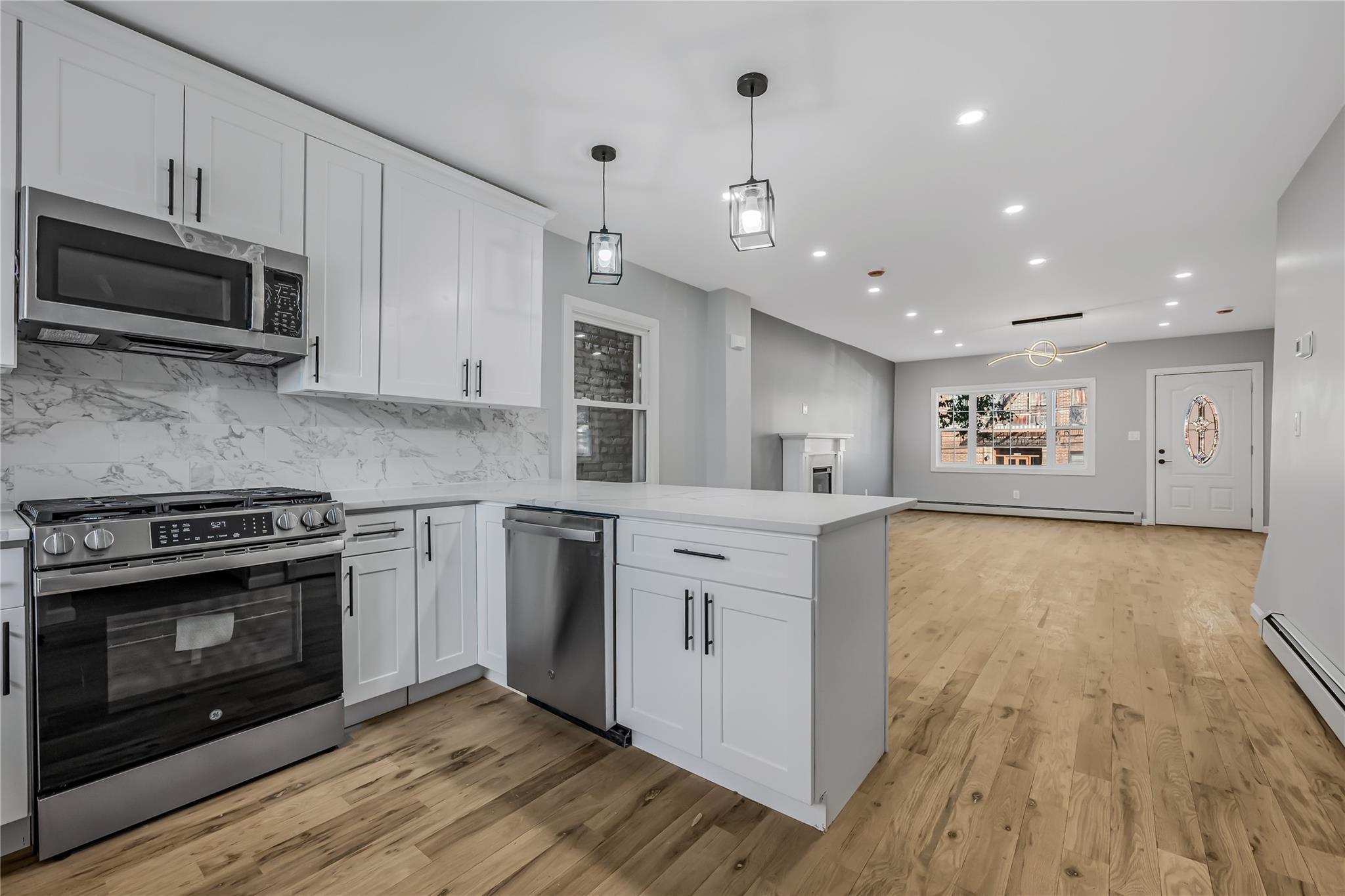 Single Family Radcliff  Bronx, NY 10469, MLS-856350-24