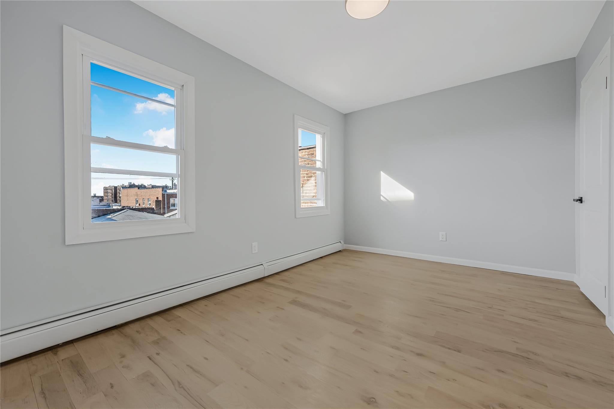 Single Family Radcliff  Bronx, NY 10469, MLS-856350-32