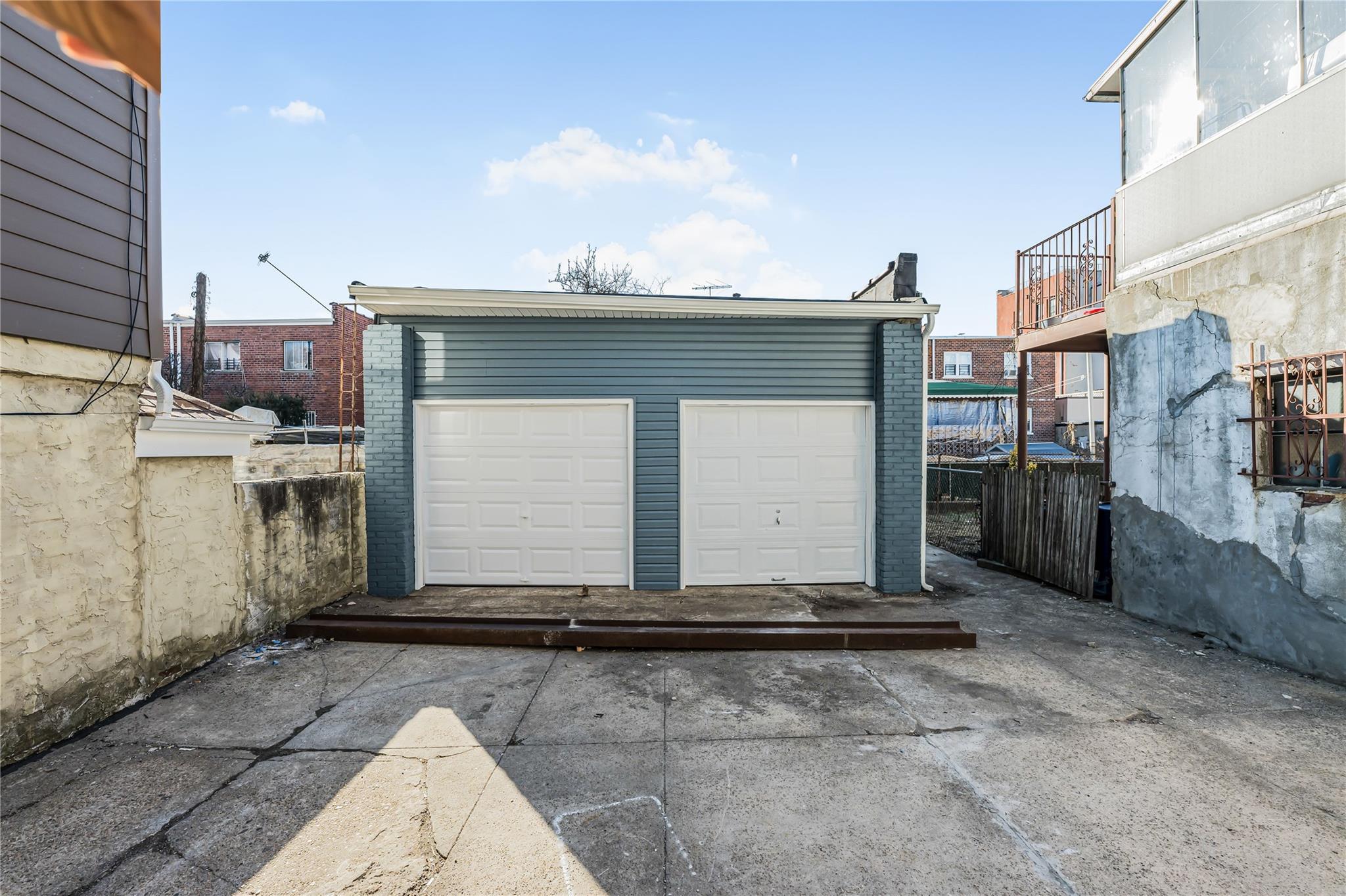 Single Family Radcliff  Bronx, NY 10469, MLS-856350-40