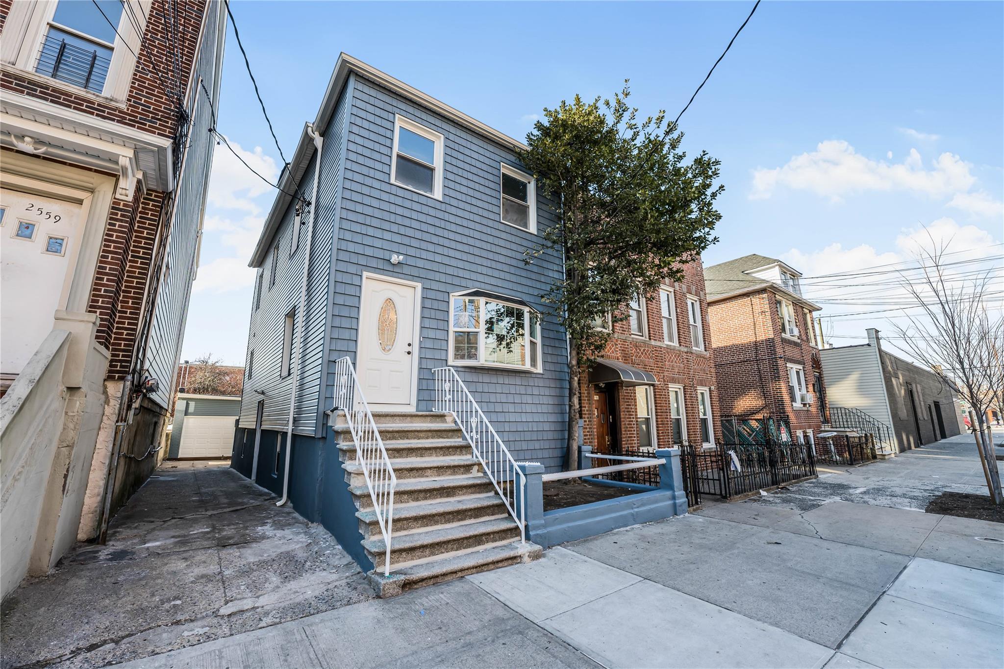 Single Family Radcliff  Bronx, NY 10469, MLS-856350-43