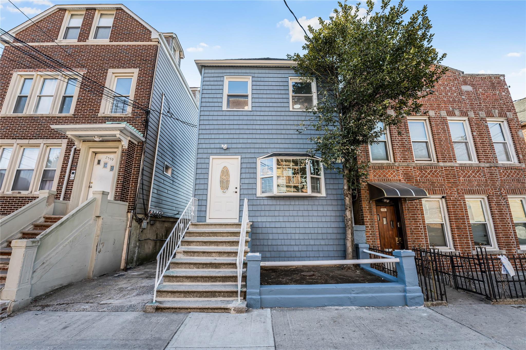 Single Family Radcliff  Bronx, NY 10469, MLS-856350-6