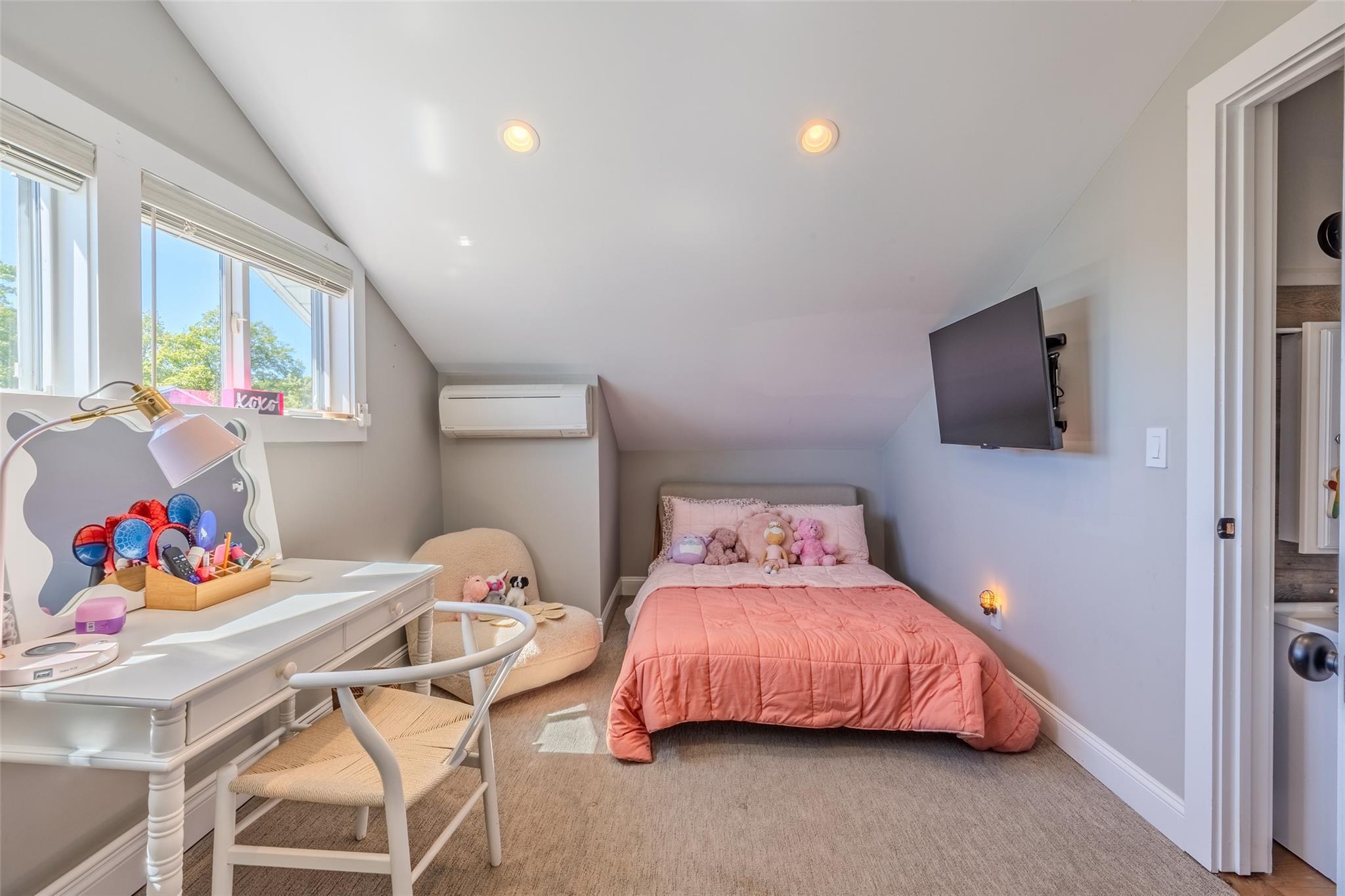 Single Family Old Neck  Suffolk County, NY 11934, MLS-856356-12