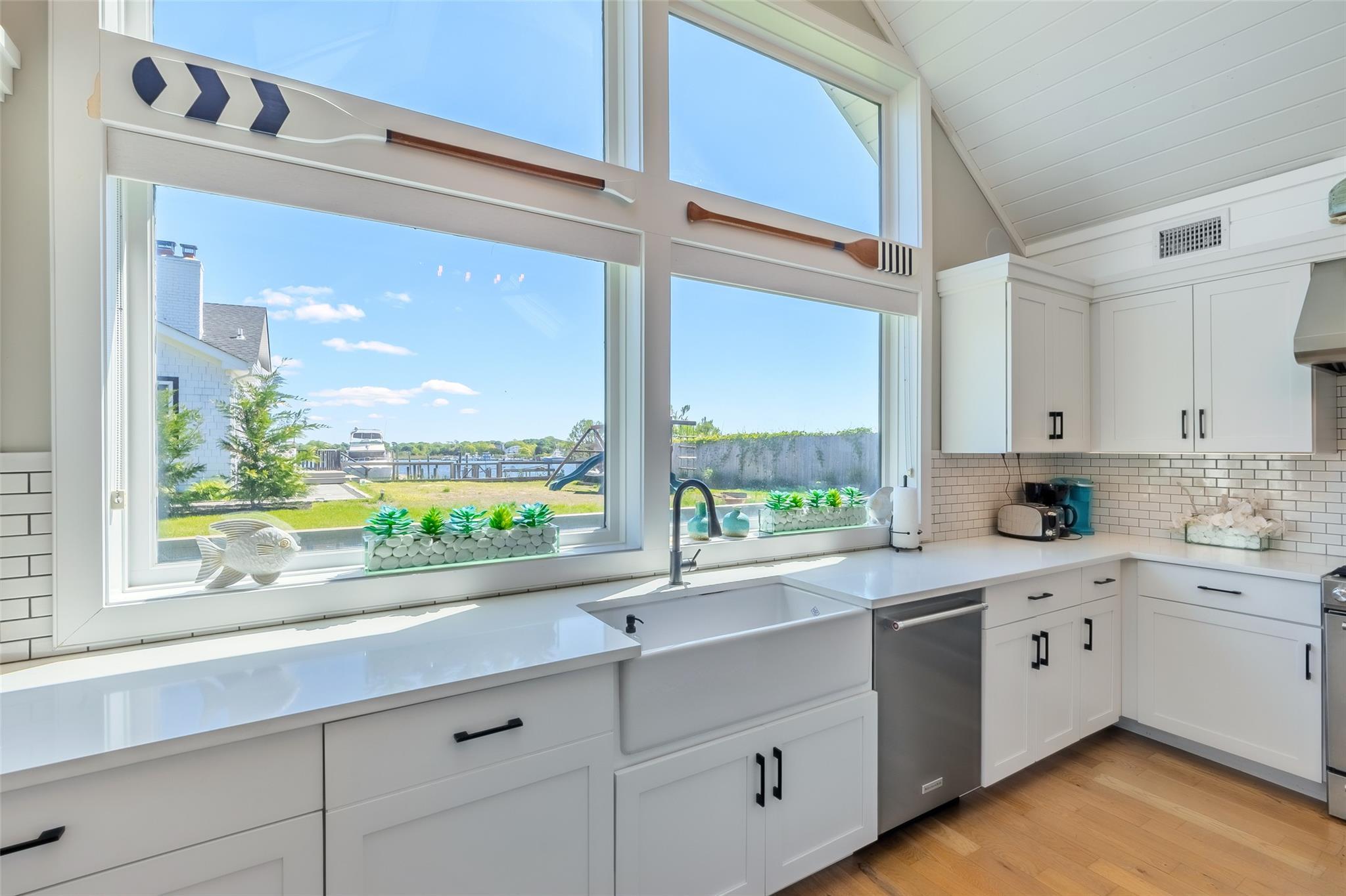 Single Family Old Neck  Suffolk County, NY 11934, MLS-856356-22