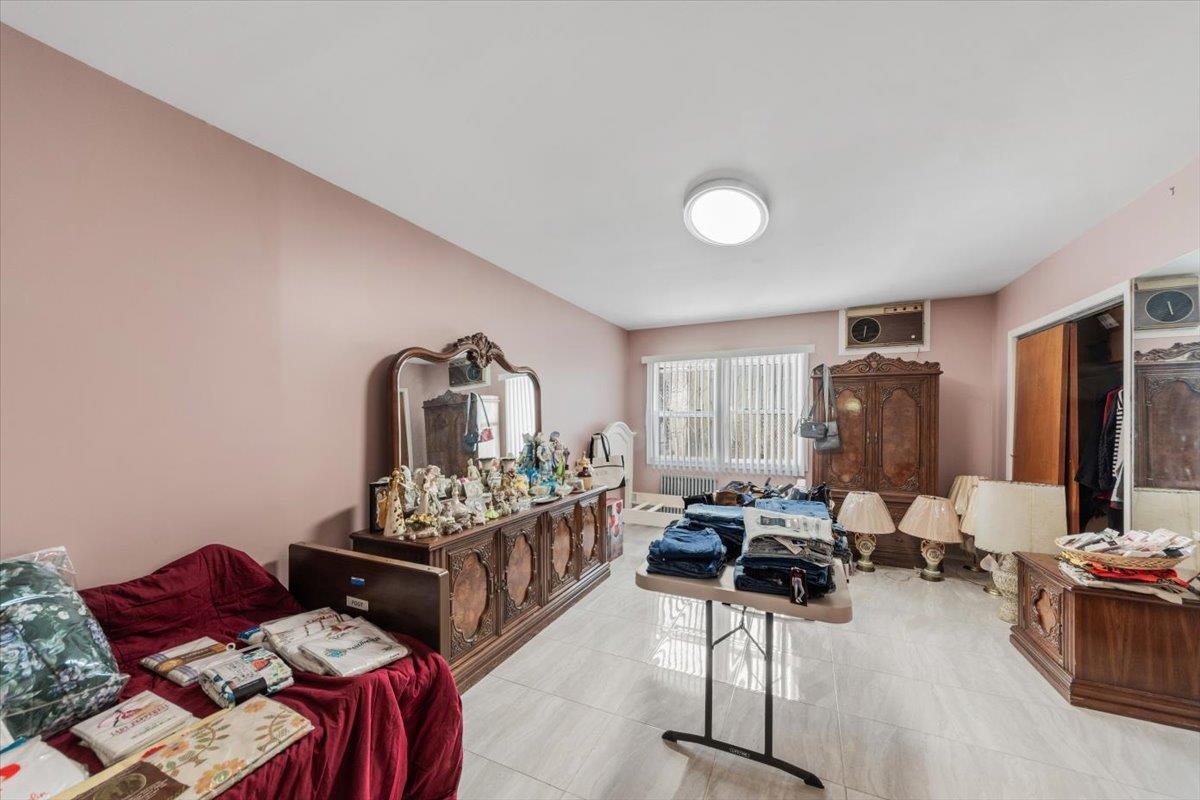 Single Family Pilgrim  Bronx, NY 10461, MLS-856368-11