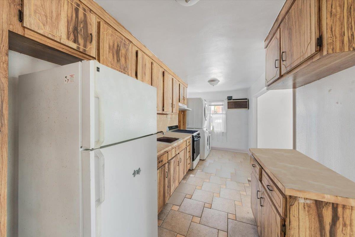 Single Family Pilgrim  Bronx, NY 10461, MLS-856368-12