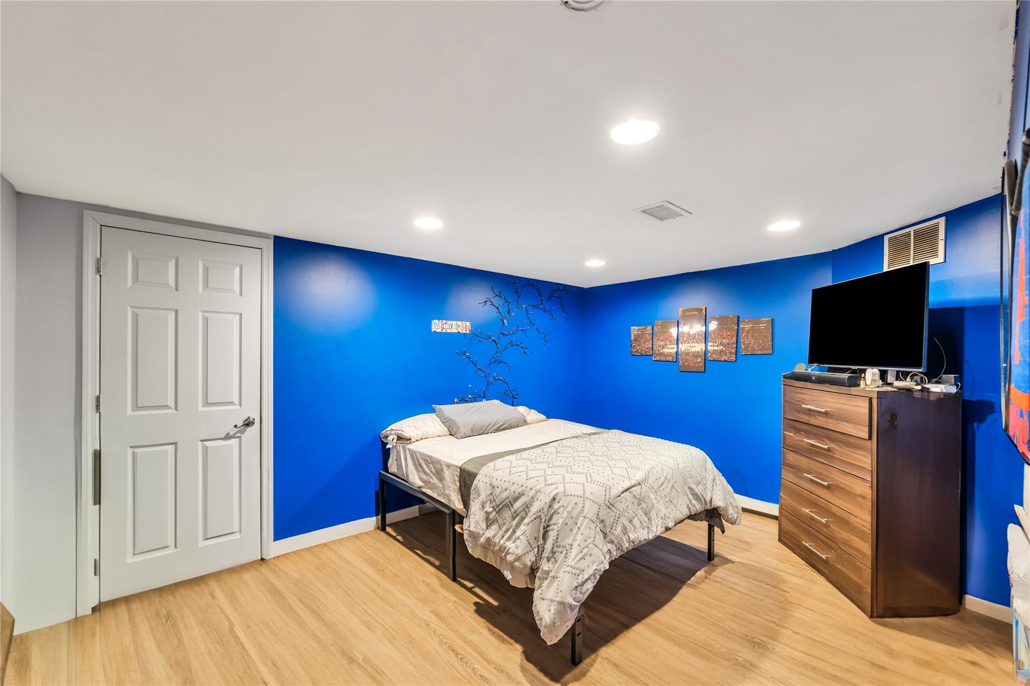 Single Family Evergreen  Nassau County, NY 11714, MLS-856375-15