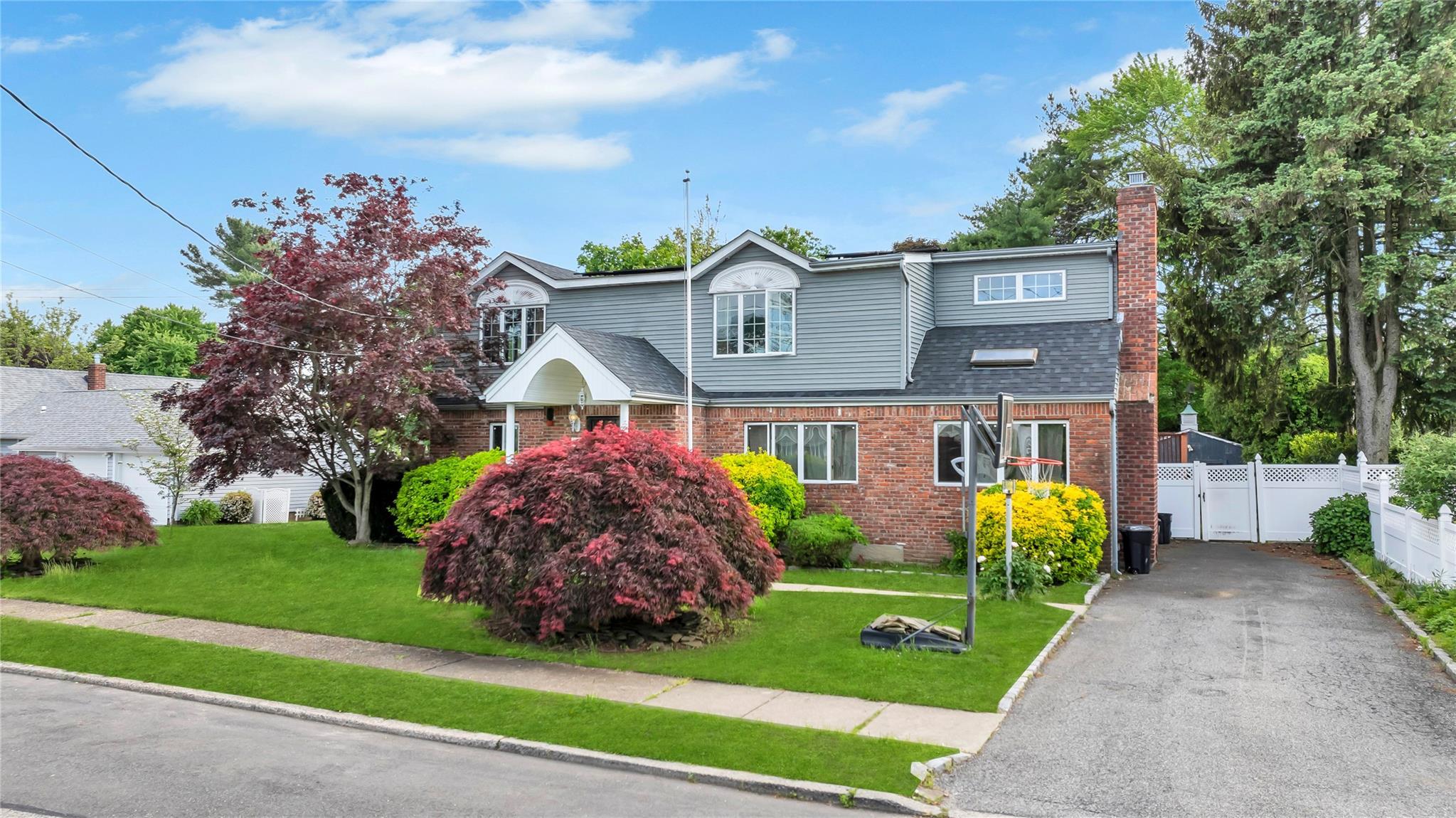 Single Family Evergreen  Nassau County, NY 11714, MLS-856375-25