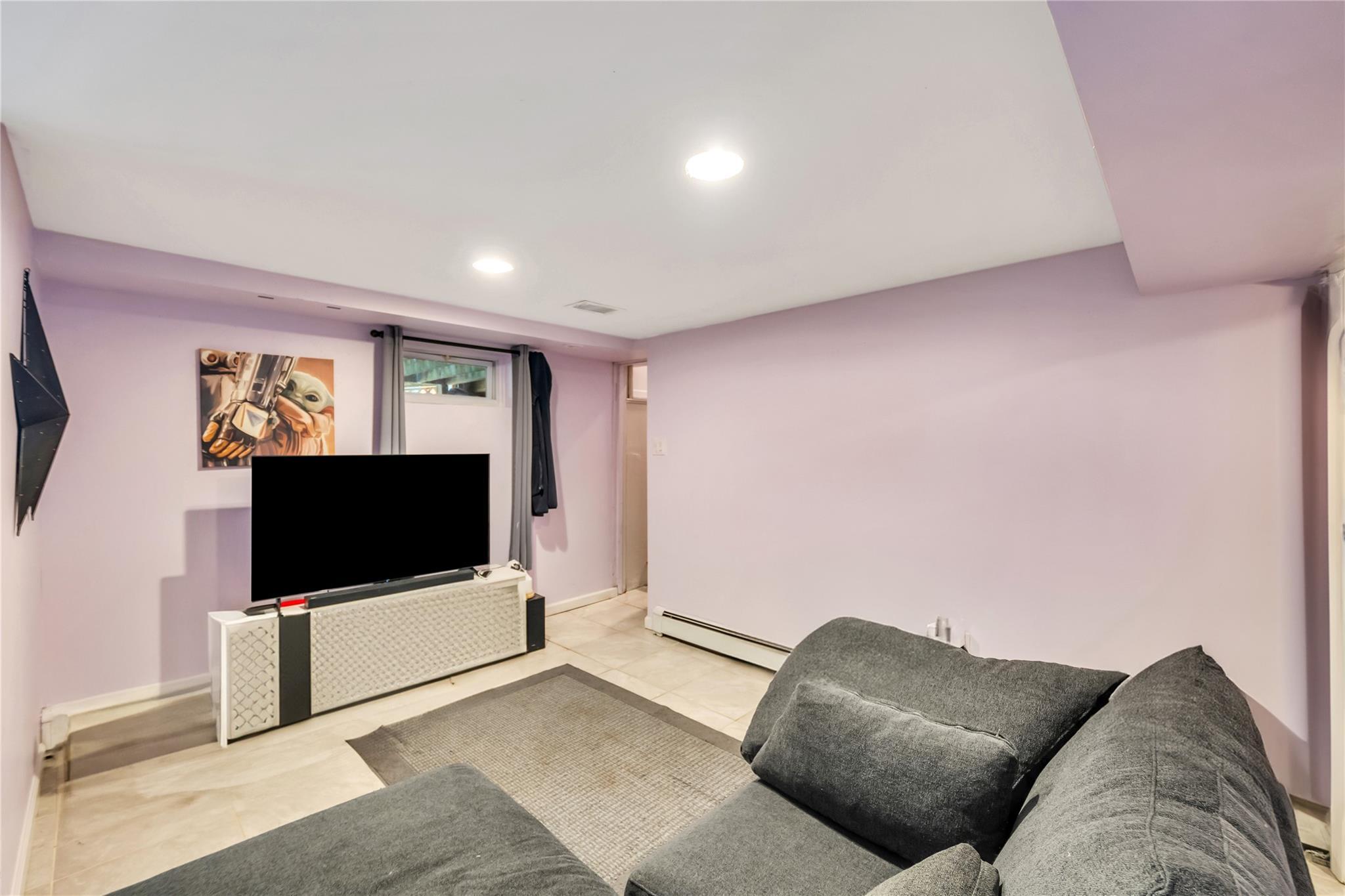 Single Family Evergreen  Nassau County, NY 11714, MLS-856375-7
