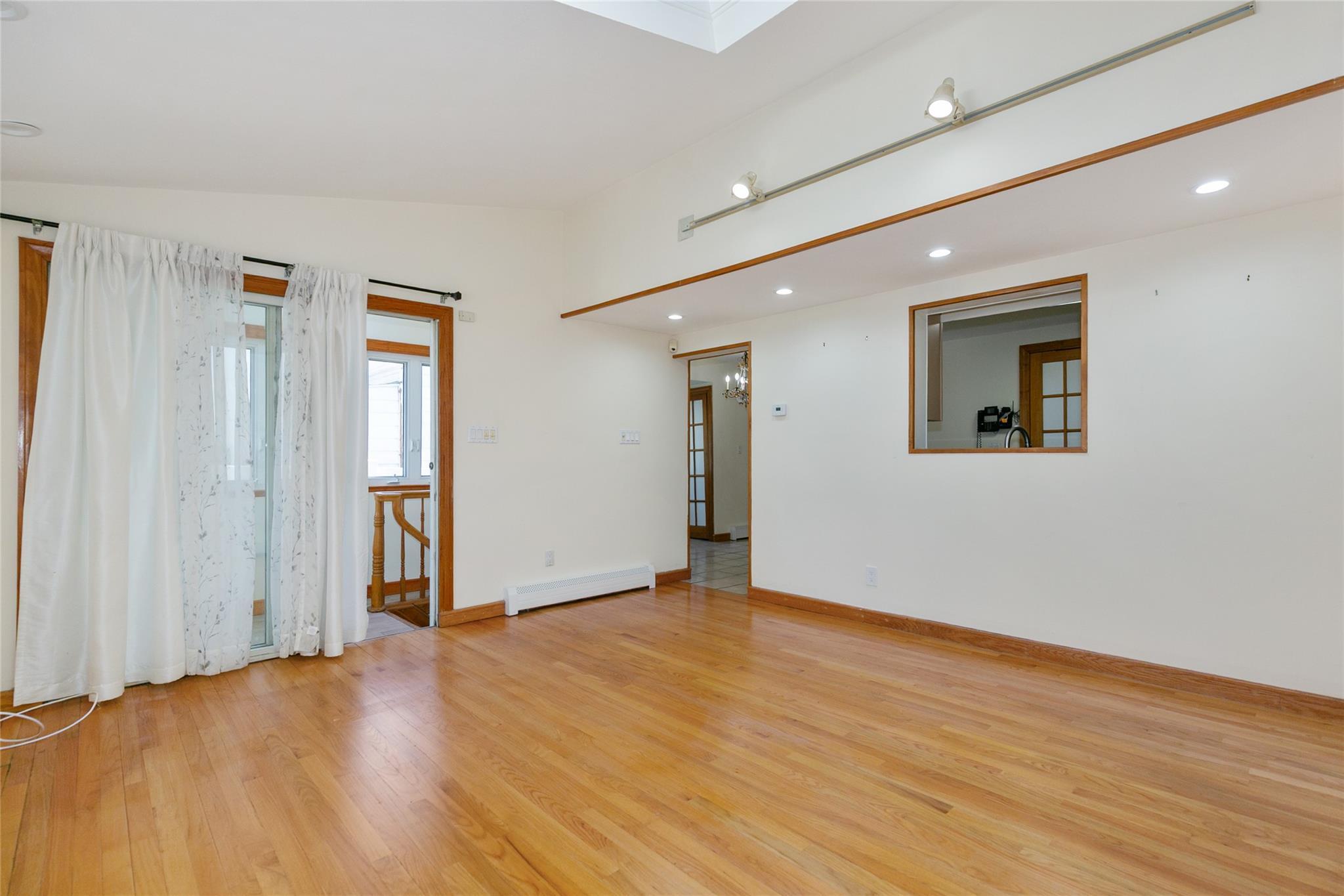 Single Family Franklin  Nassau County, NY 11024, MLS-856425-15