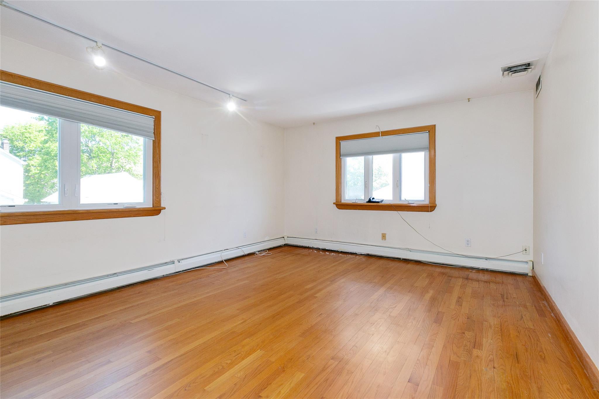 Single Family Franklin  Nassau County, NY 11024, MLS-856425-17