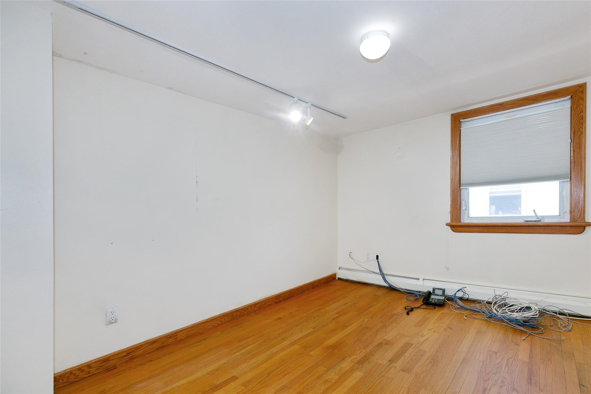 Single Family Franklin  Nassau County, NY 11024, MLS-856425-21