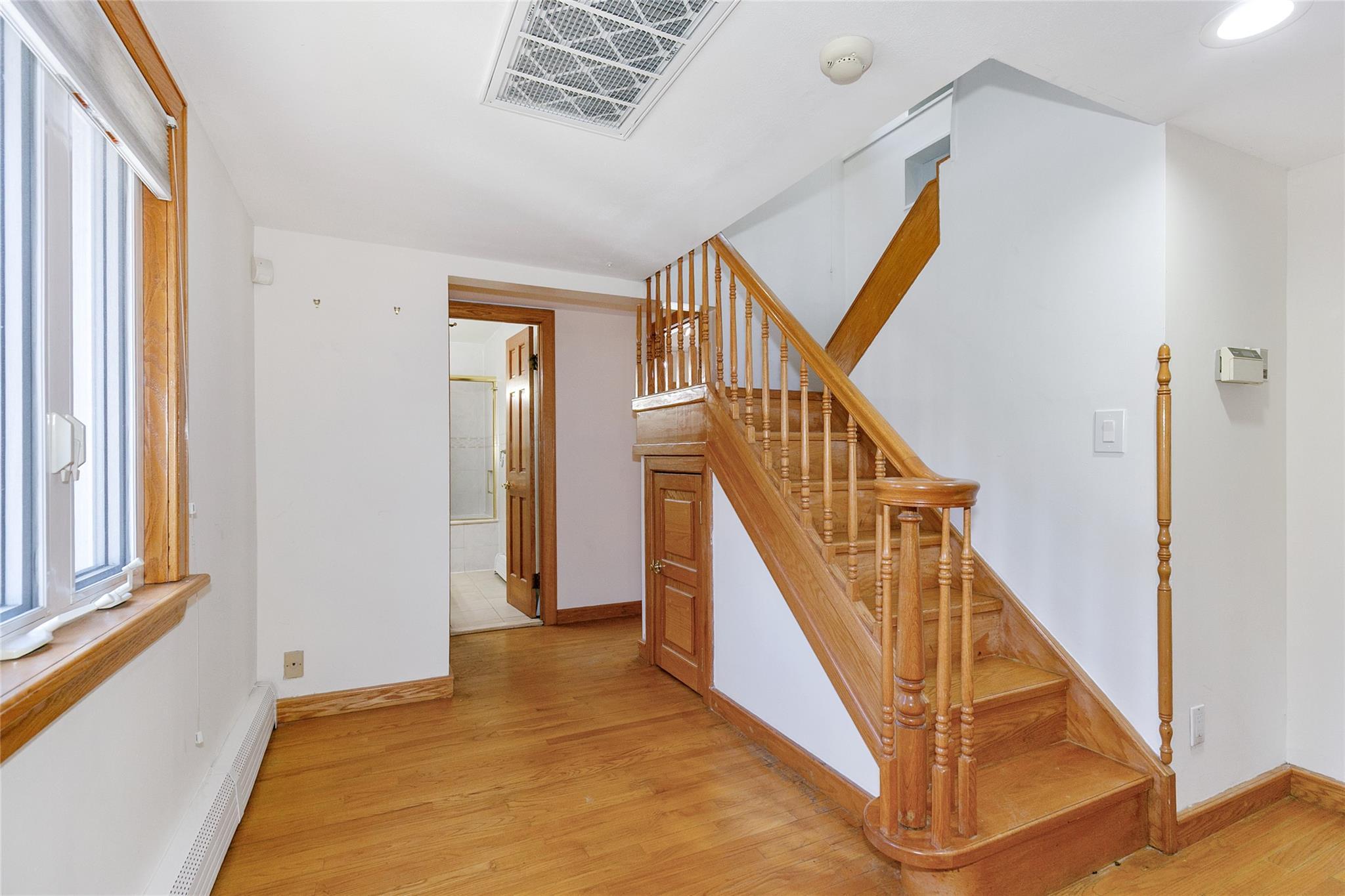 Single Family Franklin  Nassau County, NY 11024, MLS-856425-24