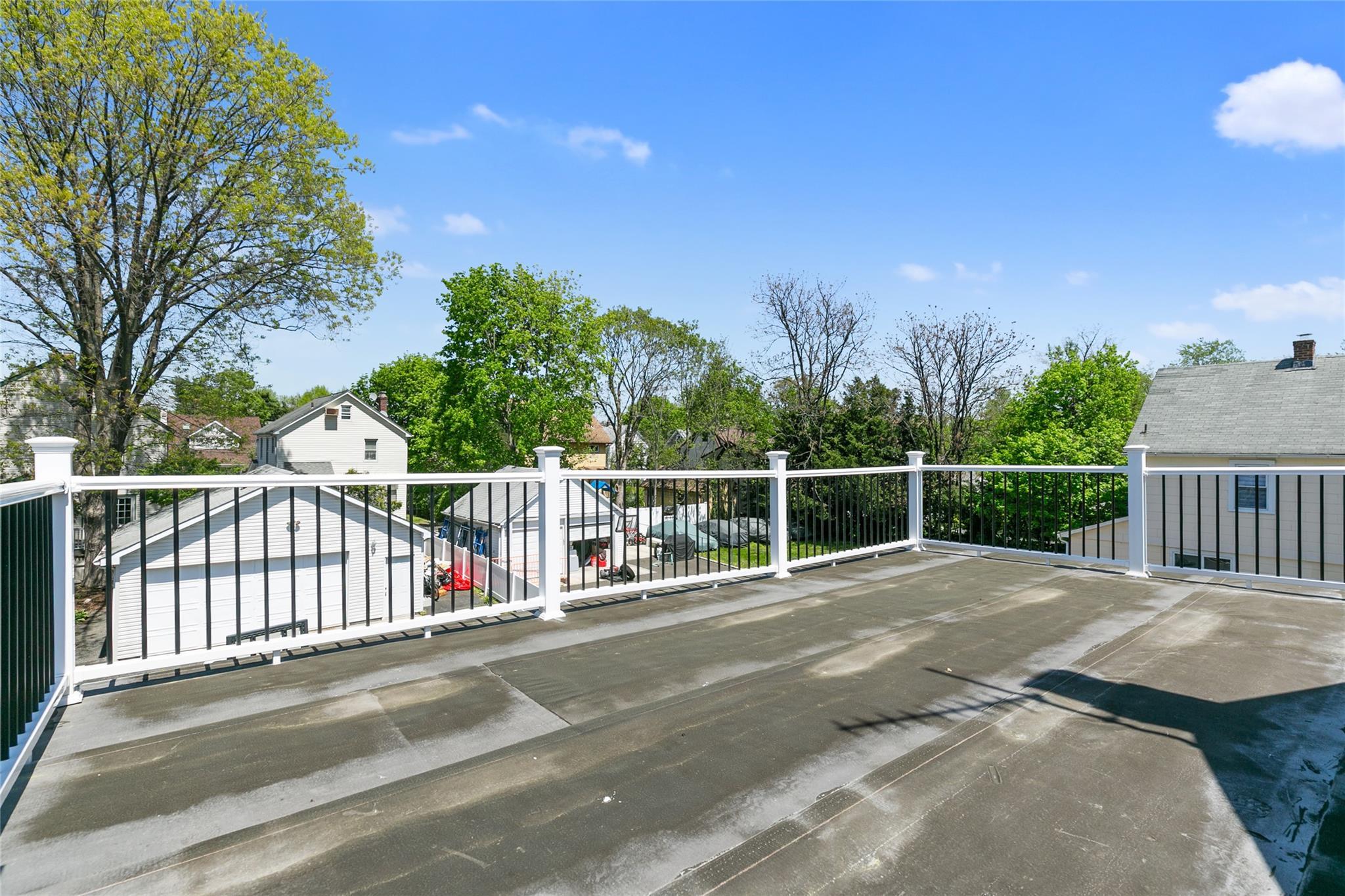 Single Family Franklin  Nassau County, NY 11024, MLS-856425-34