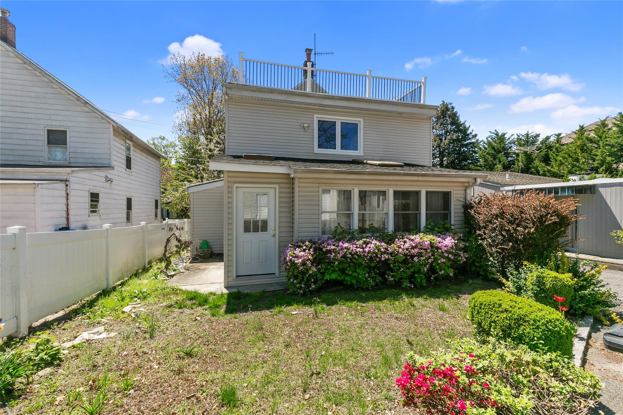 Single Family Franklin  Nassau County, NY 11024, MLS-856425-35