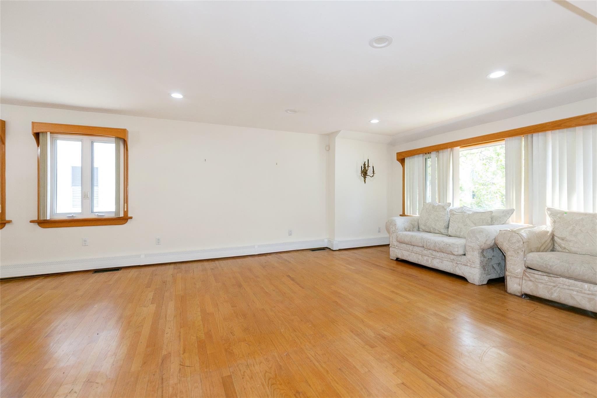 Single Family Franklin  Nassau County, NY 11024, MLS-856425-7