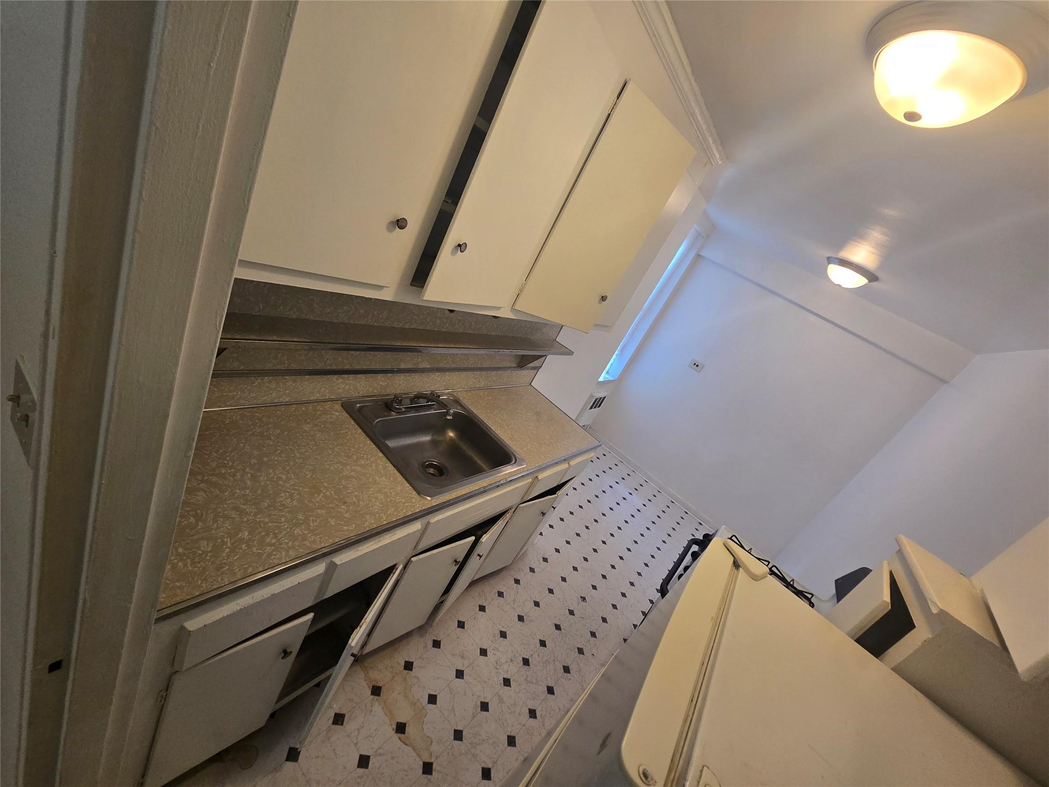 Coop Thieriot  Bronx, NY 10460, MLS-856433-5