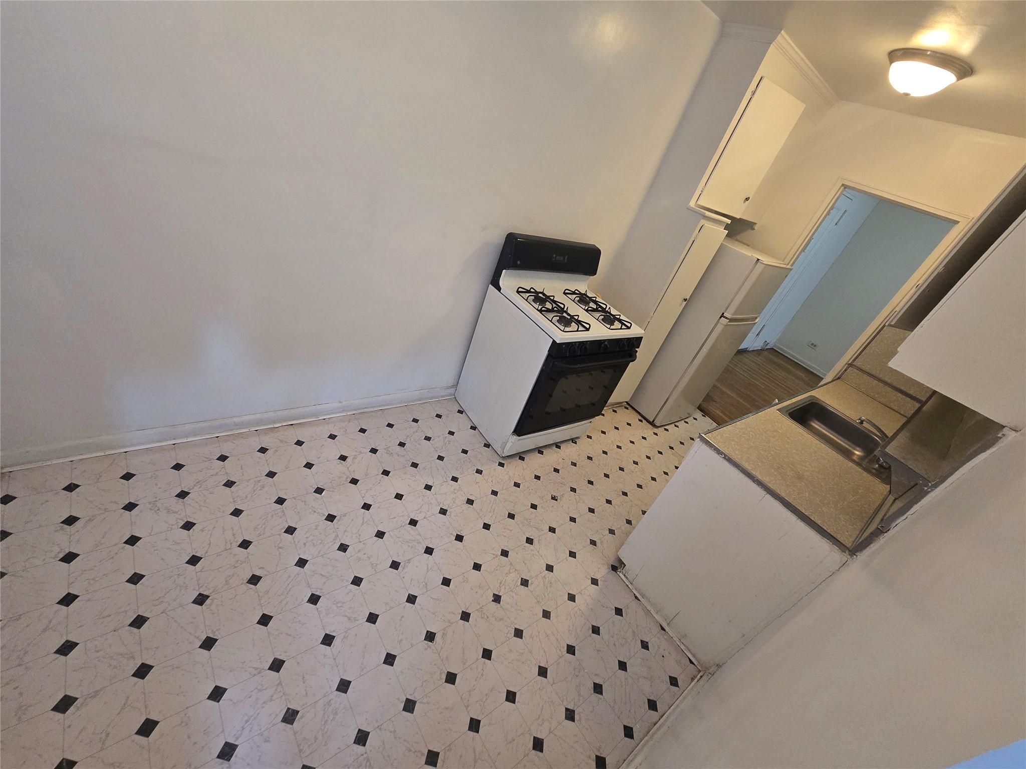 Coop Thieriot  Bronx, NY 10460, MLS-856433-6