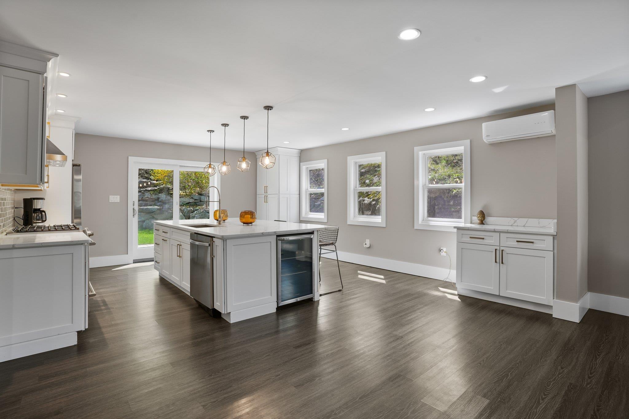 Single Family Alan  Out Of Area, NY 06810, MLS-856438-10
