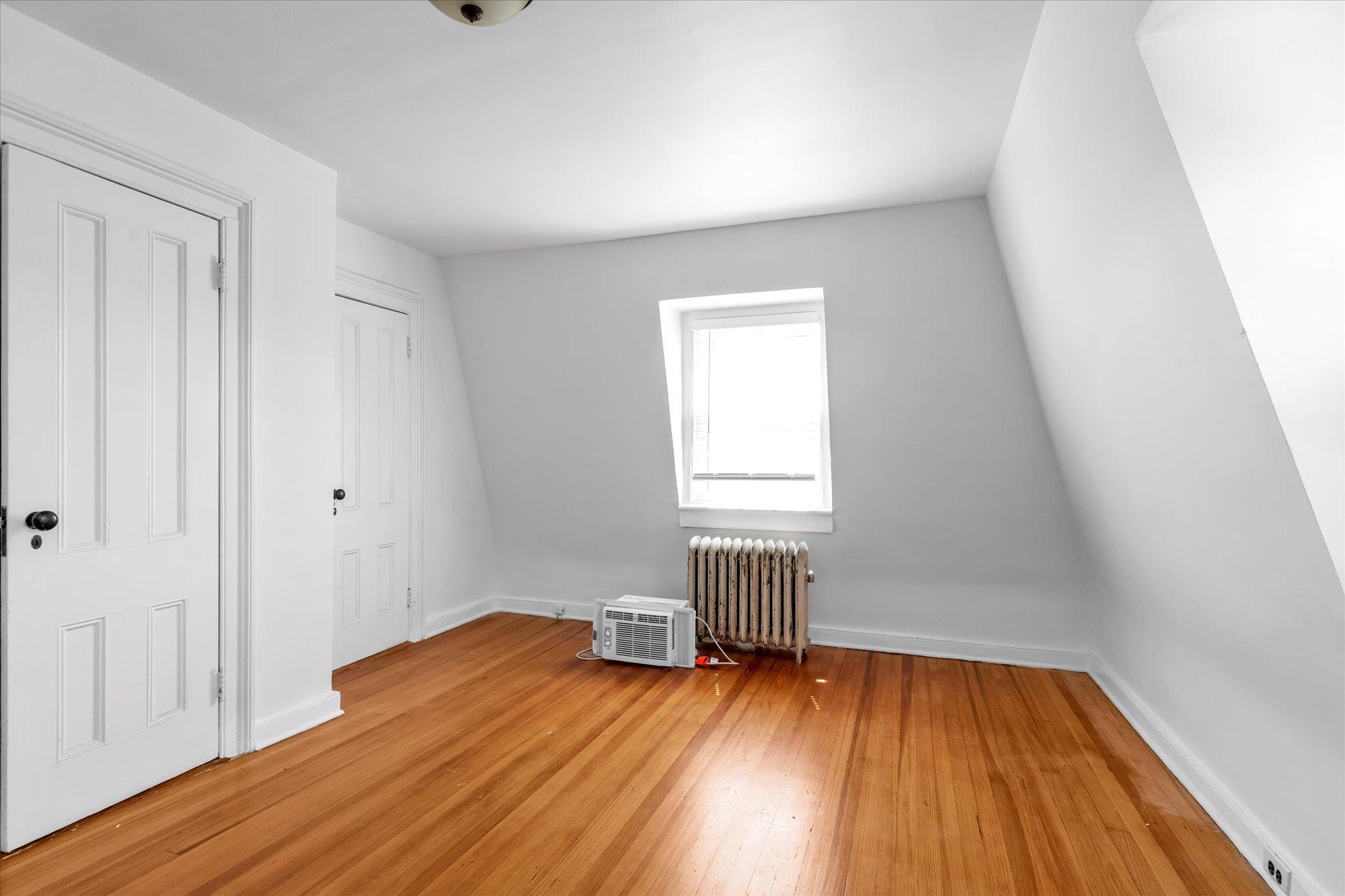 Single Family 213  Queens, NY 11361, MLS-856448-10