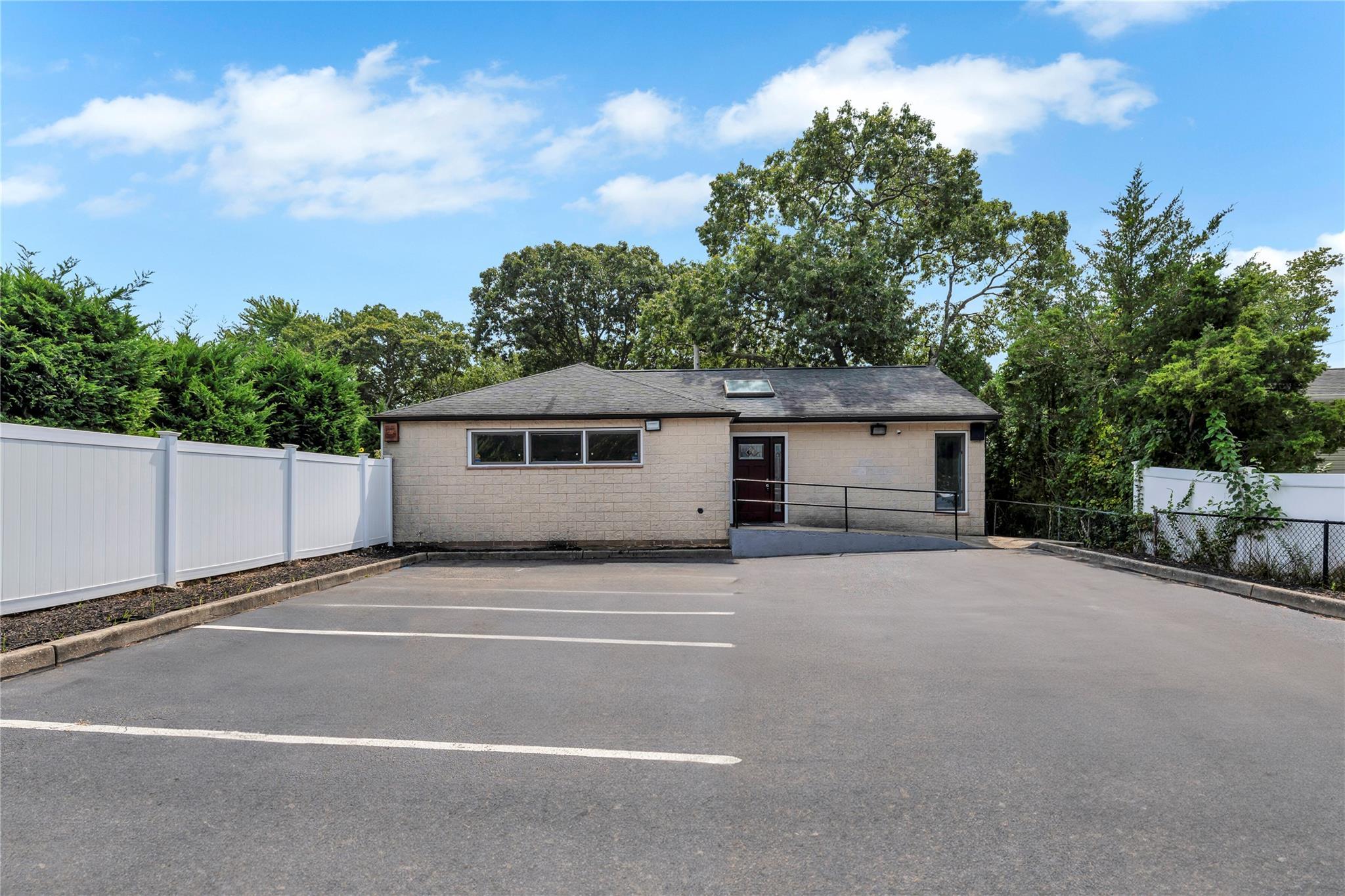 Single Family Mooney Pond  Suffolk County, NY 11738, MLS-856454-2