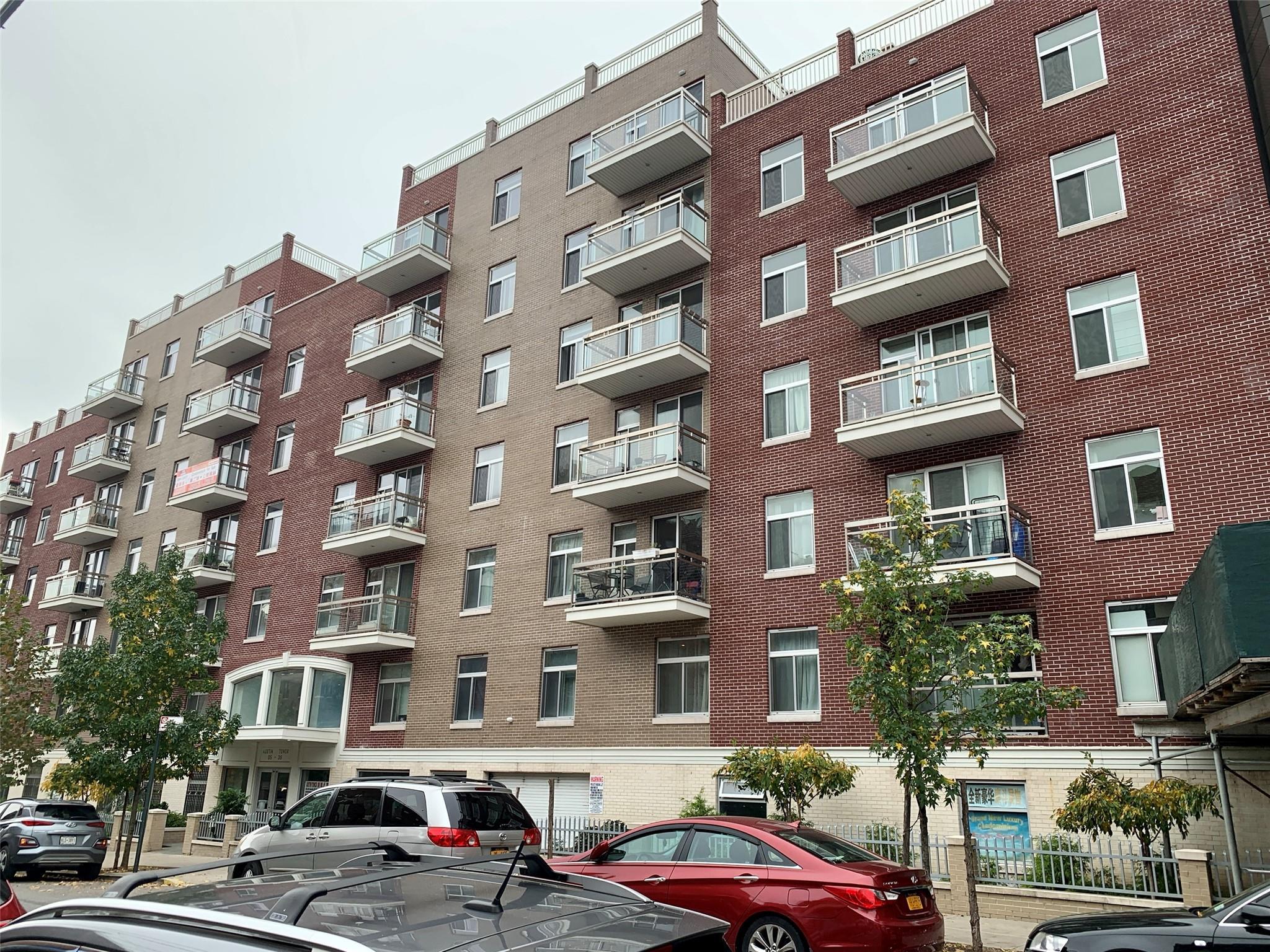 Condo in New York - Austin  Queens, NY 11374