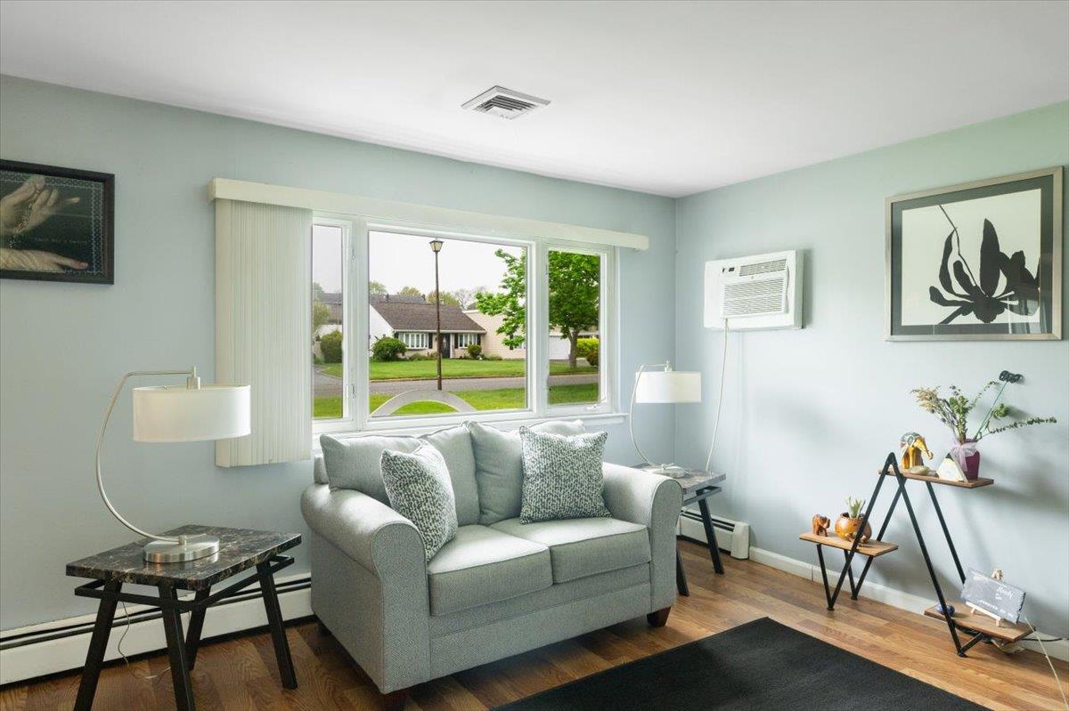 Single Family Meadow  Suffolk County, NY 11763, MLS-856503-4
