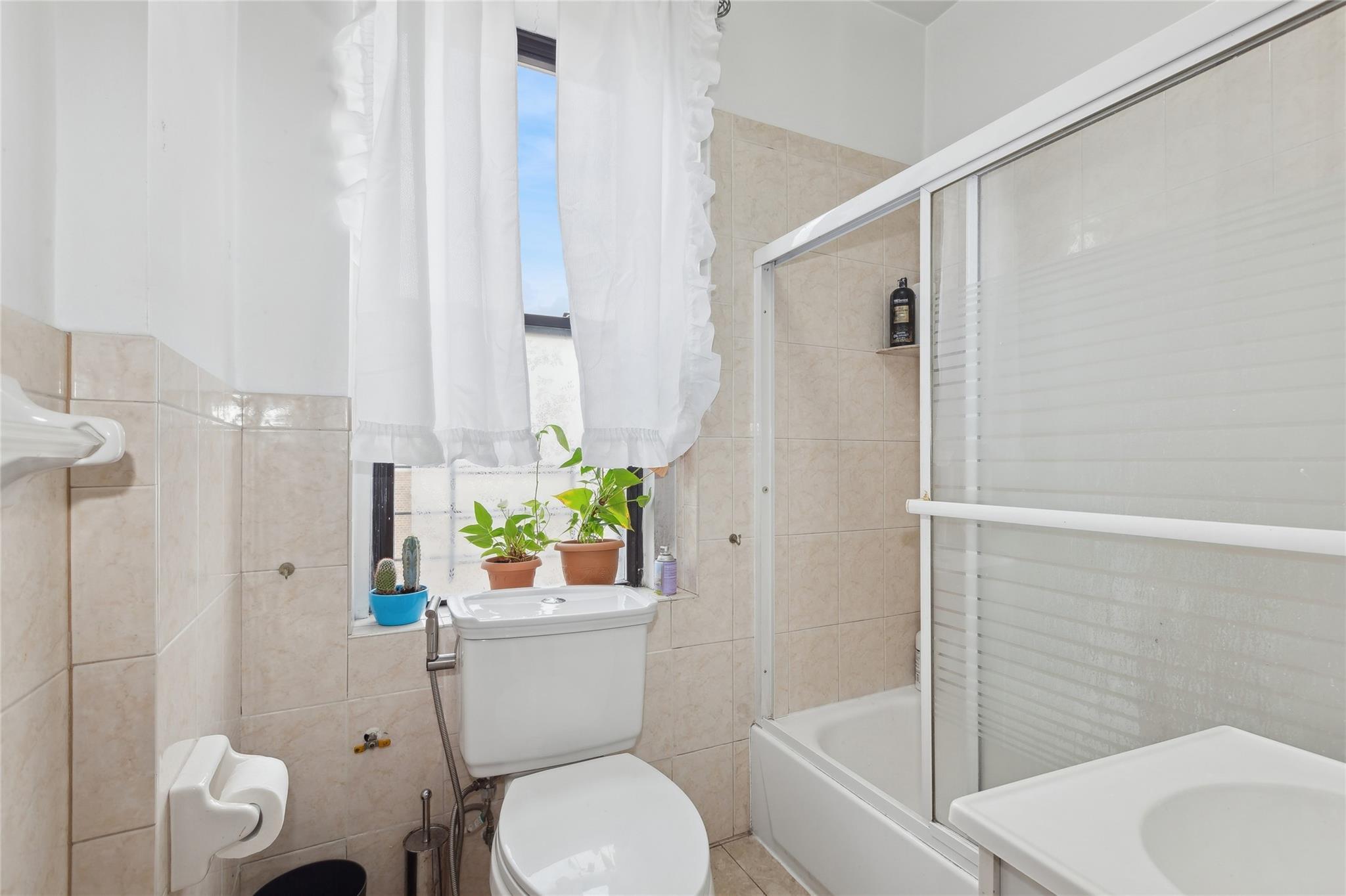 Condo 89th  Queens, NY 11372, MLS-856544-11