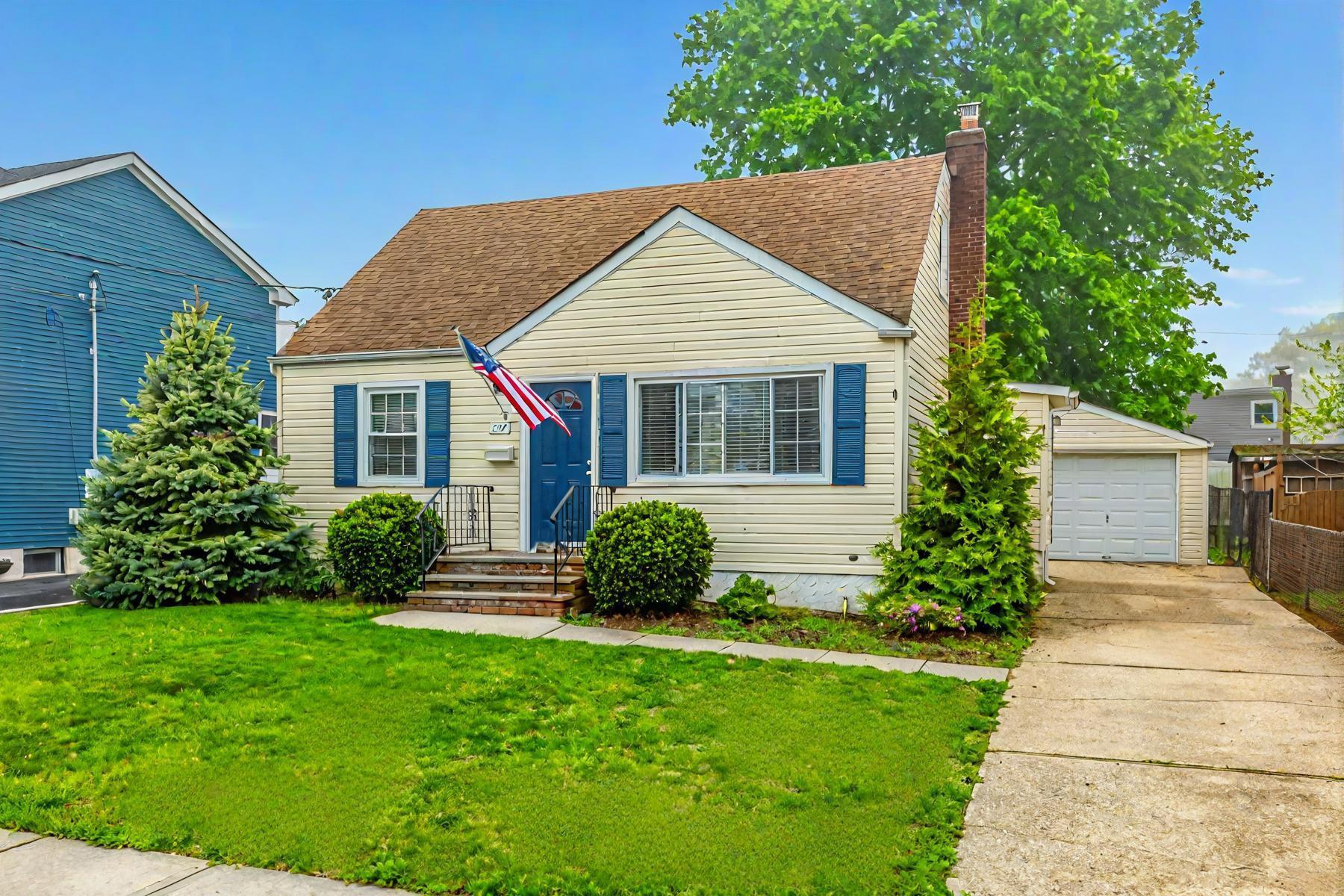 Single Family South 11th Street  Suffolk County, NY 11757, MLS-856551-2