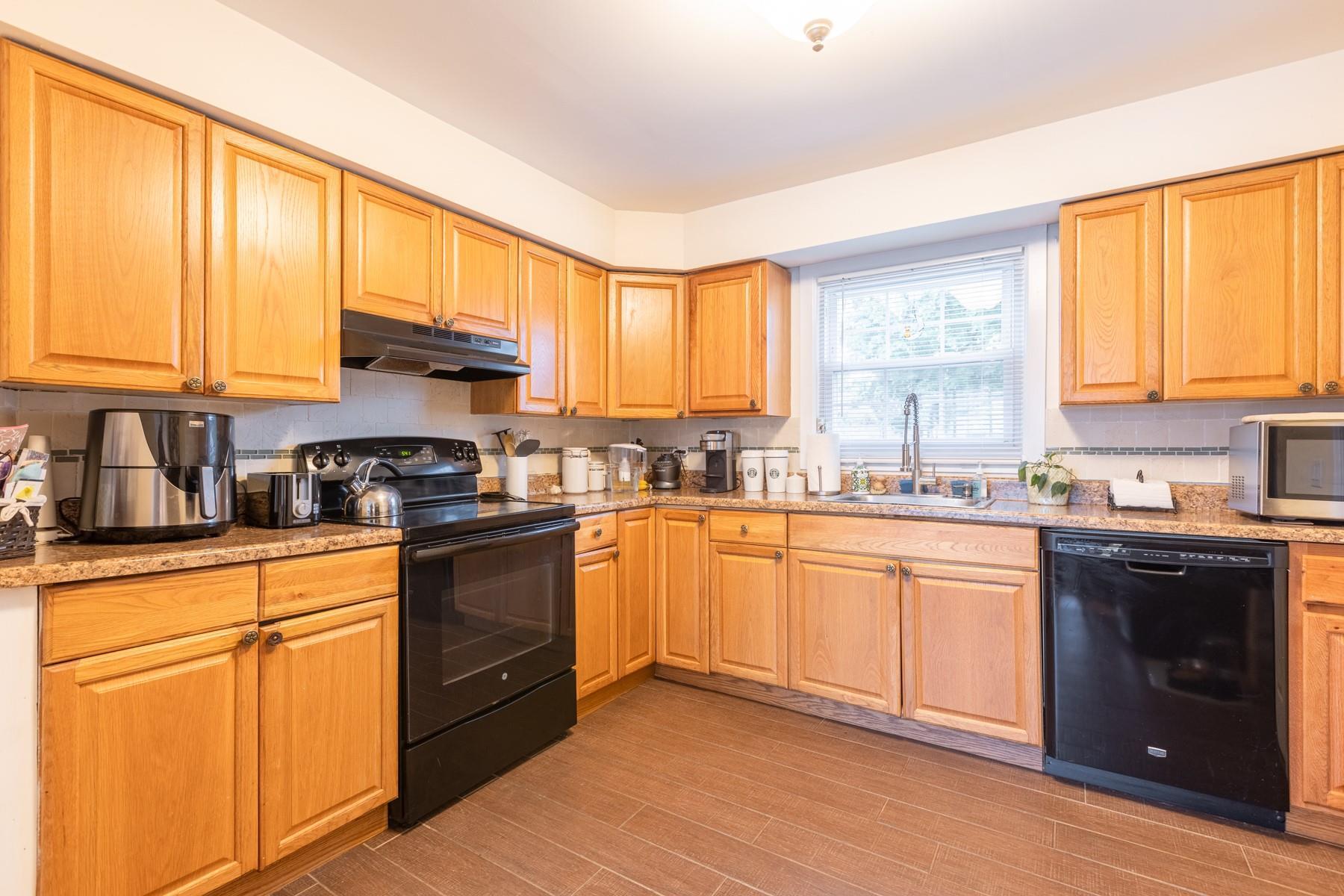 Single Family South 11th Street  Suffolk County, NY 11757, MLS-856551-6