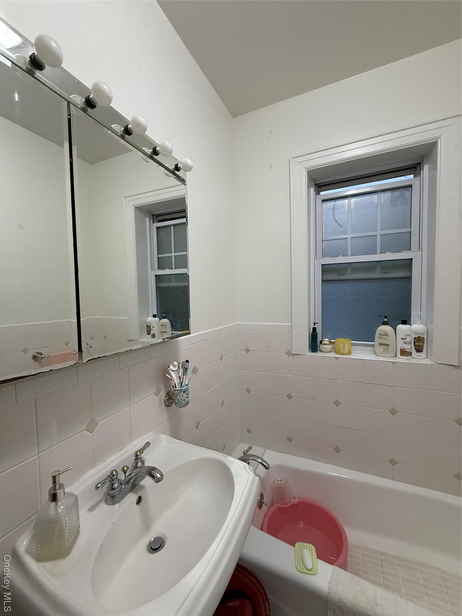 Single Family 238th  Bronx, NY 10470, MLS-856582-13