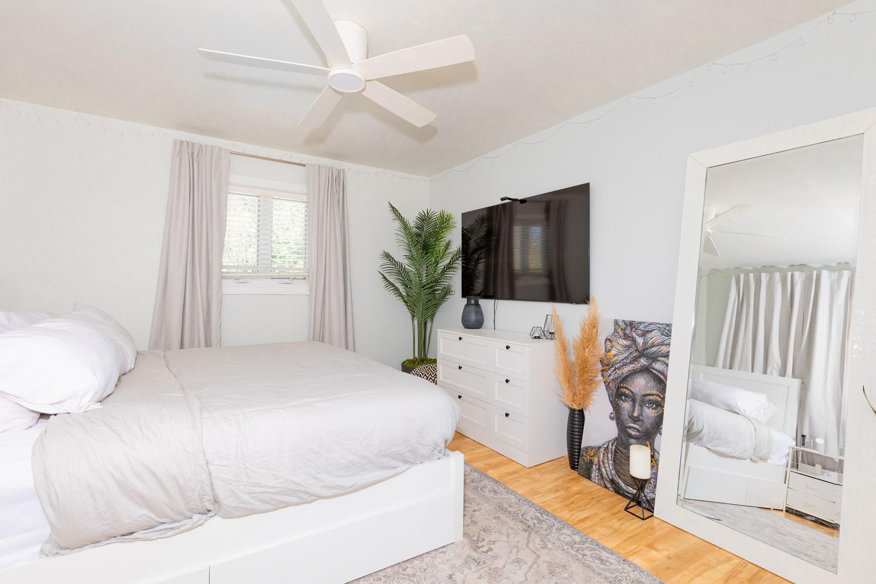 Single Family Broadway  Suffolk County, NY 11782, MLS-856594-10