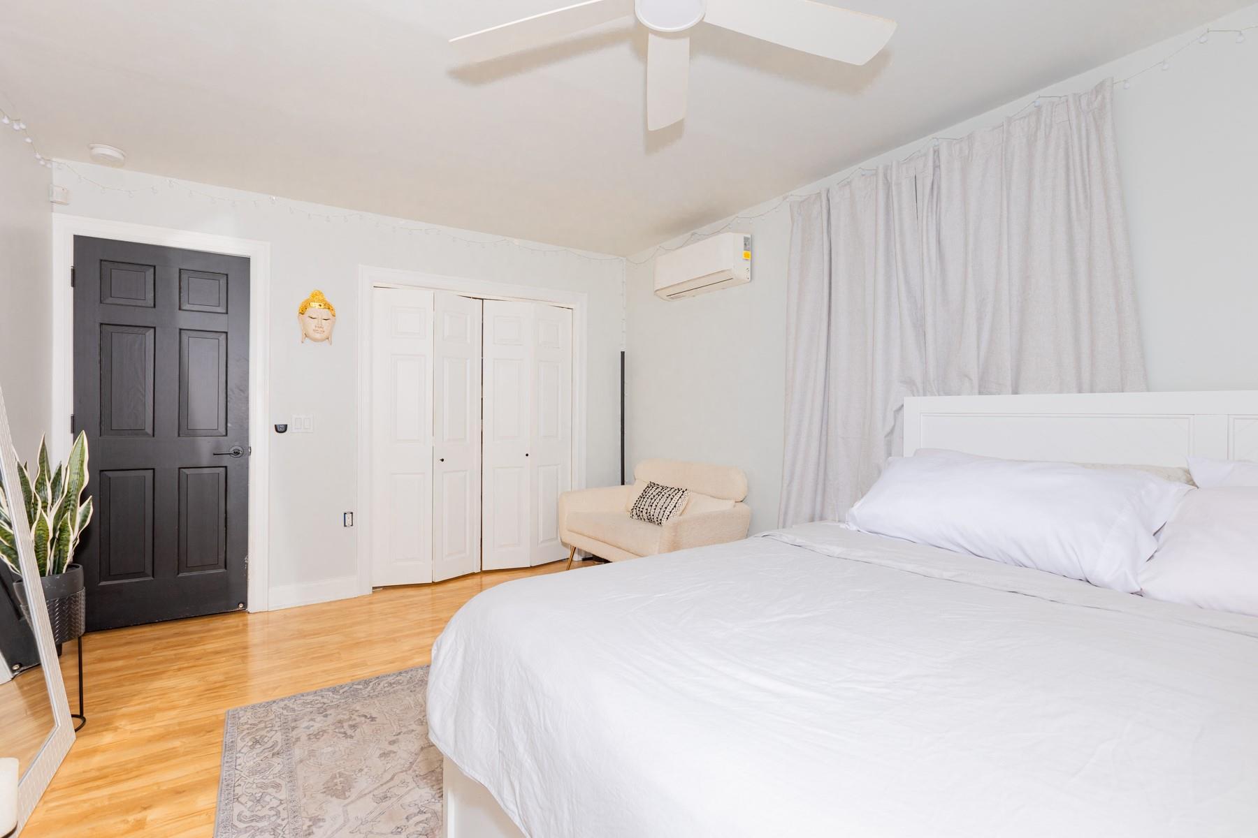 Single Family Broadway  Suffolk County, NY 11782, MLS-856594-12