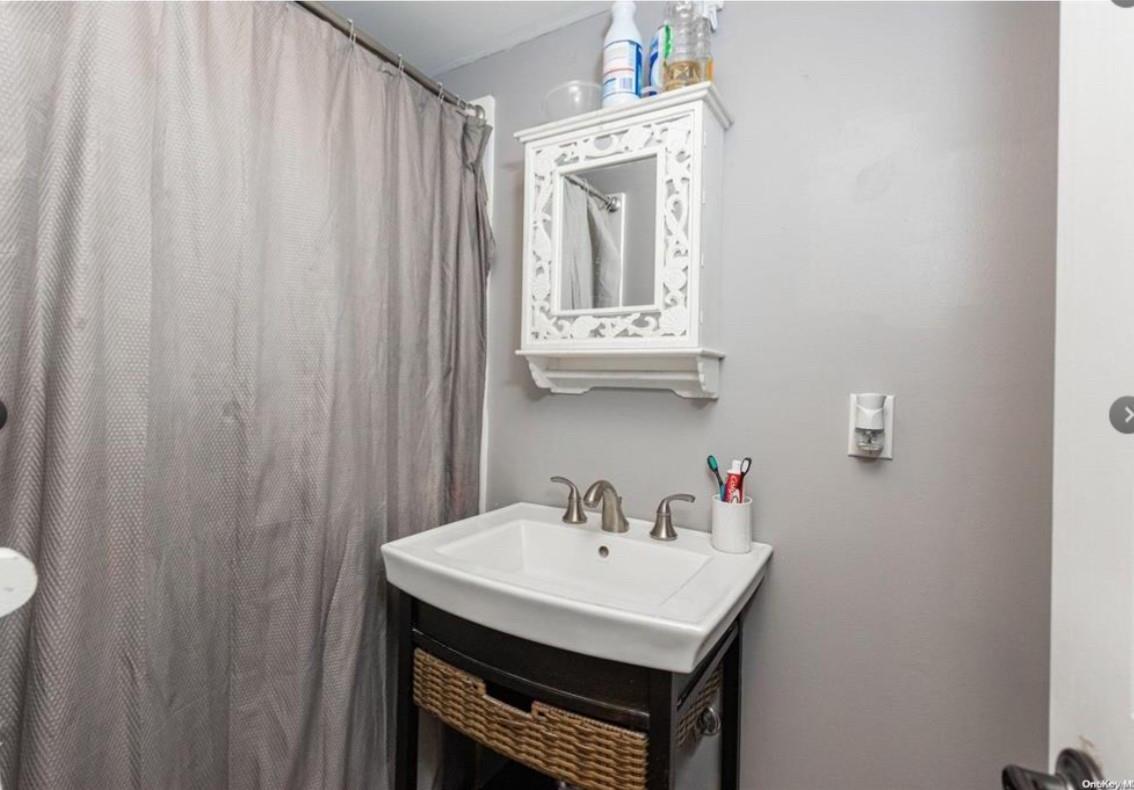 Single Family Broadway  Suffolk County, NY 11782, MLS-856594-19